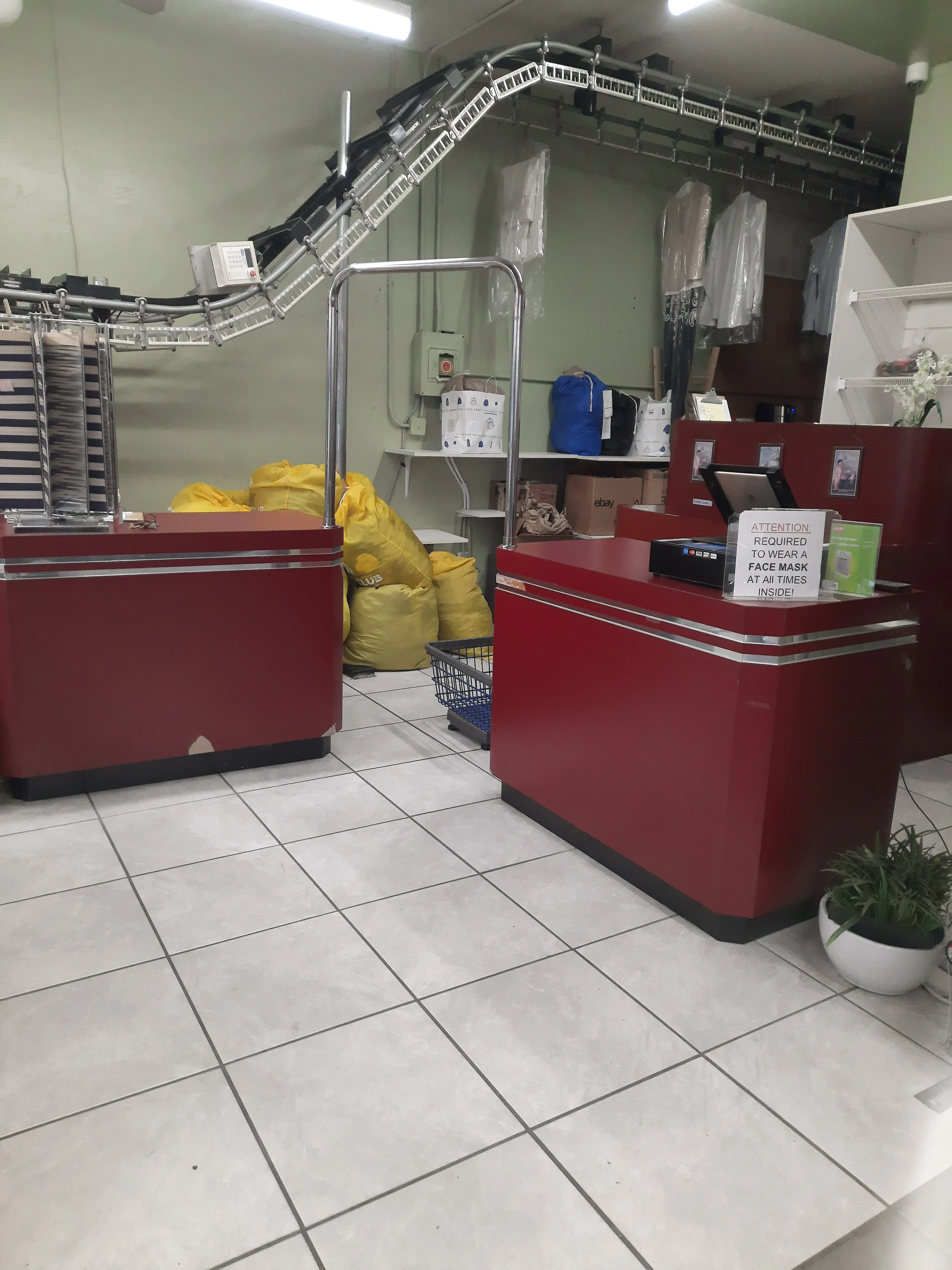 Launderland-The Dry Cleaners - Image 9