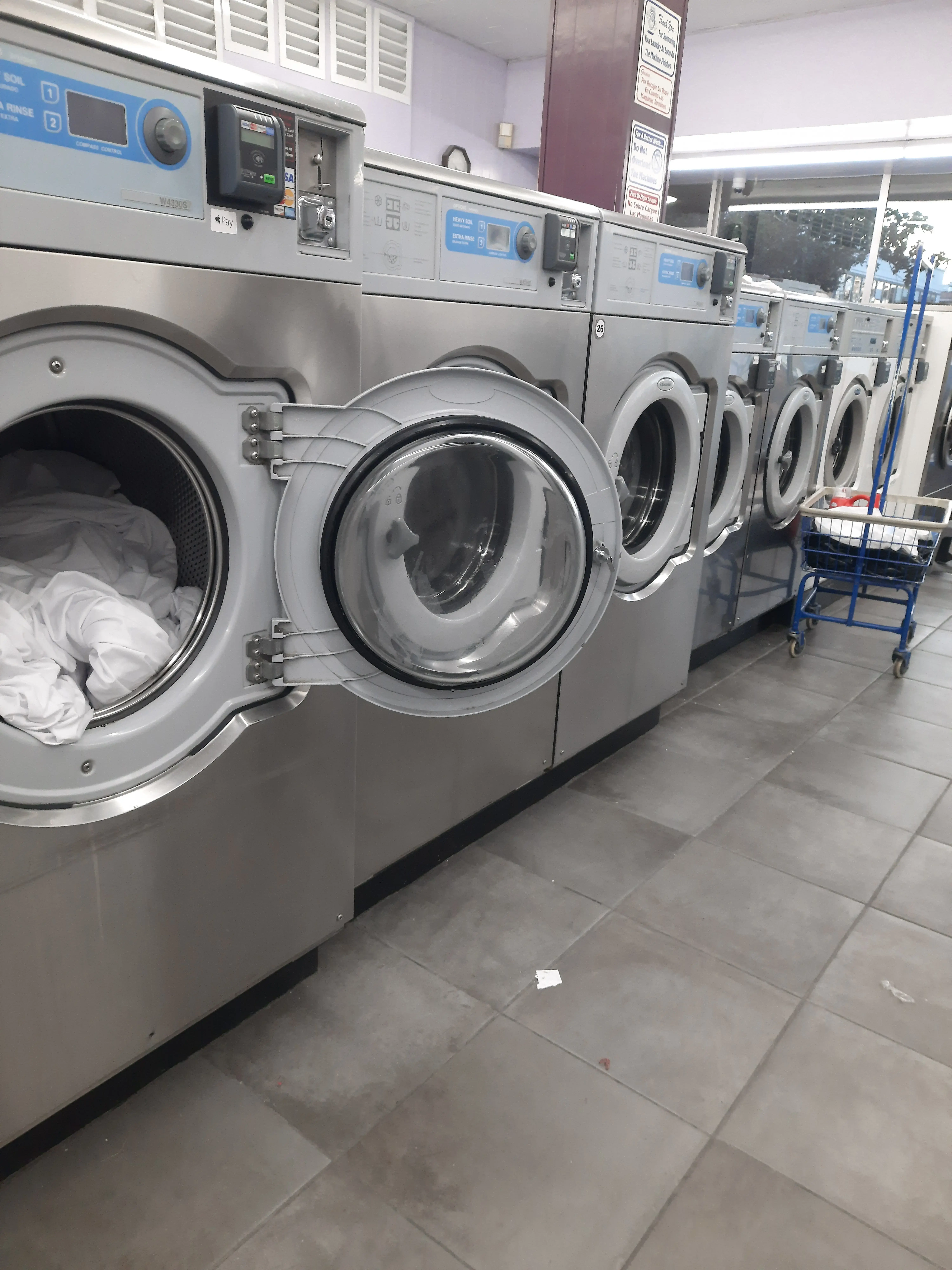Launderland-The Dry Cleaners thumbnail 1