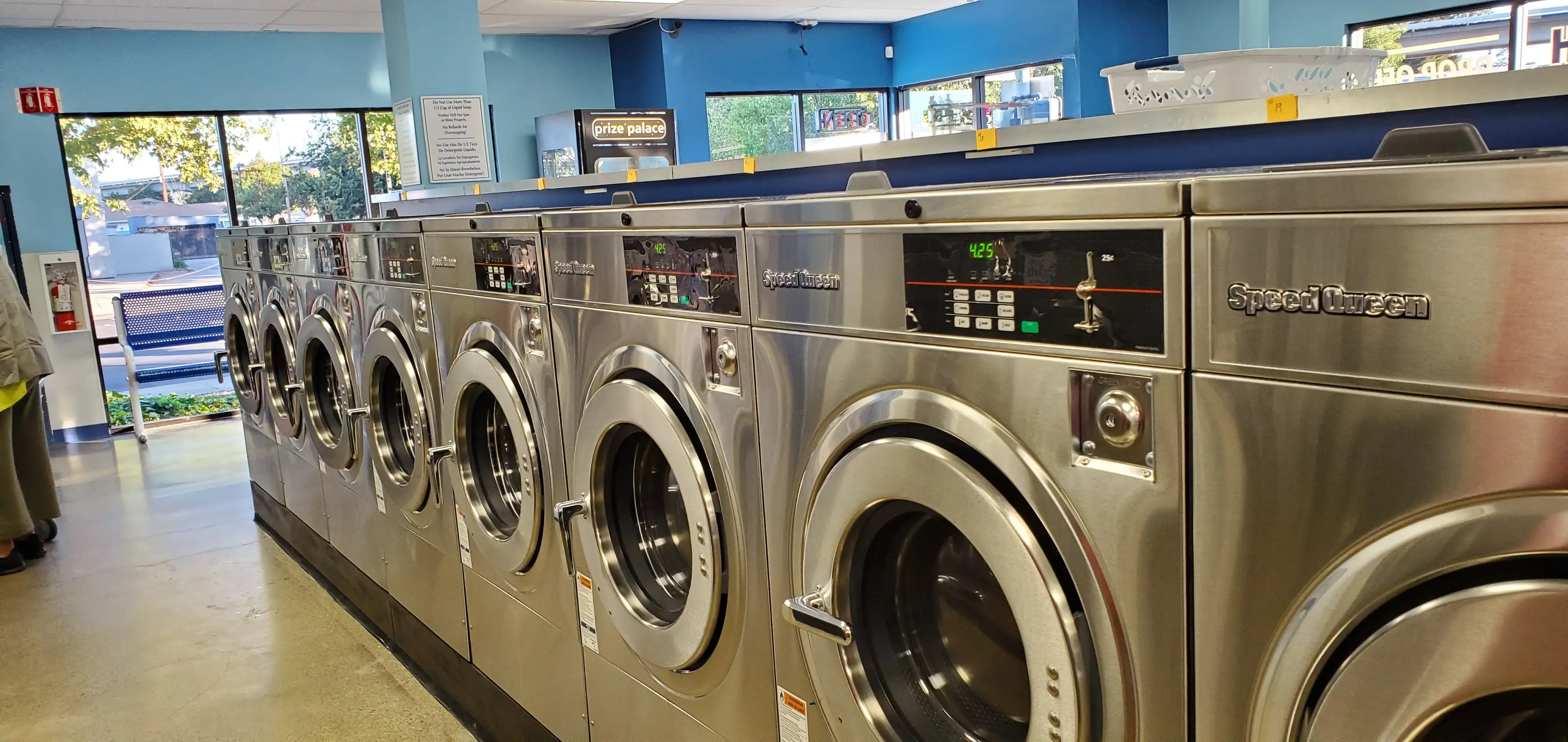 Launderlux laundry location