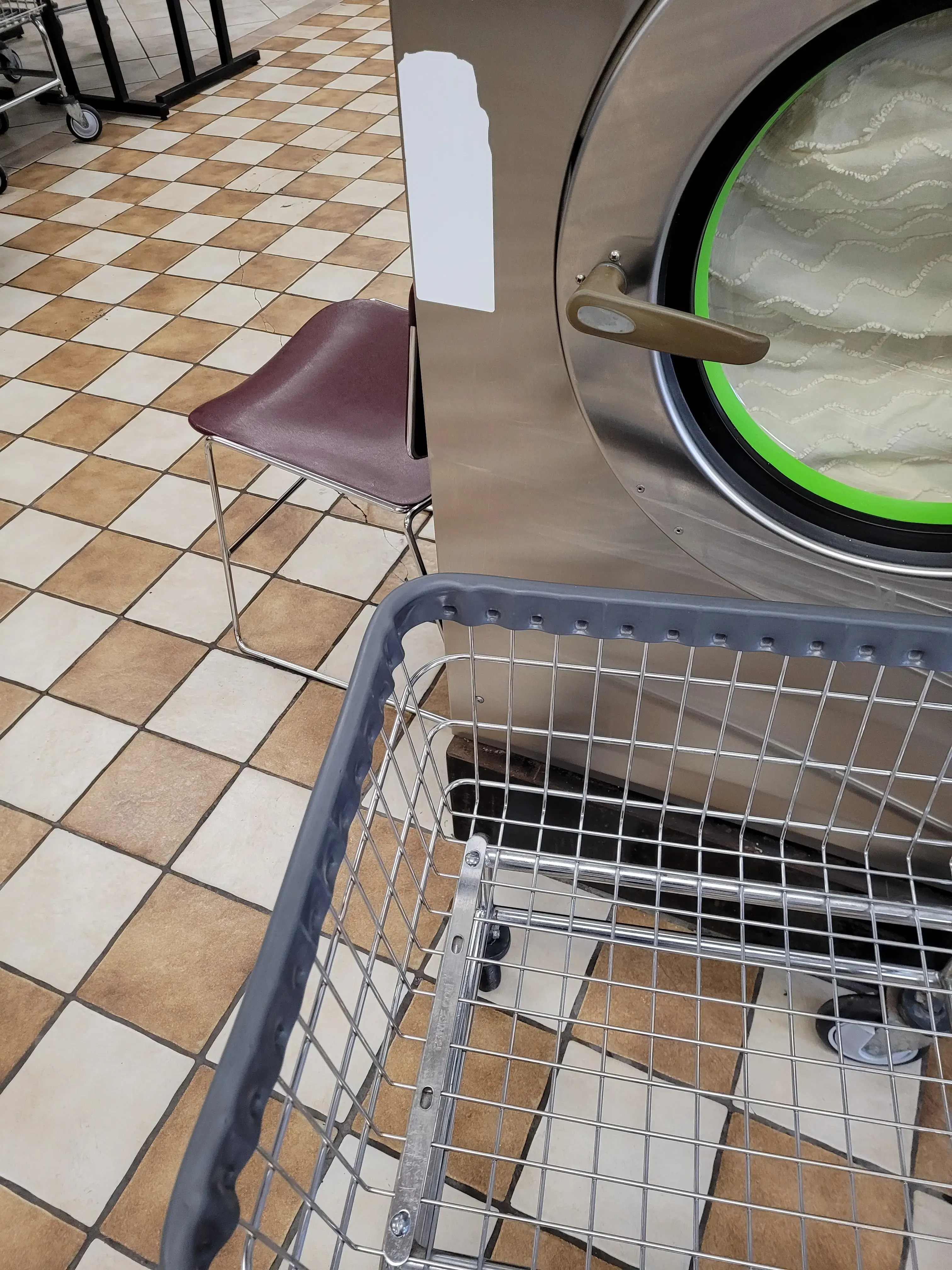 Laundermat - Image 5