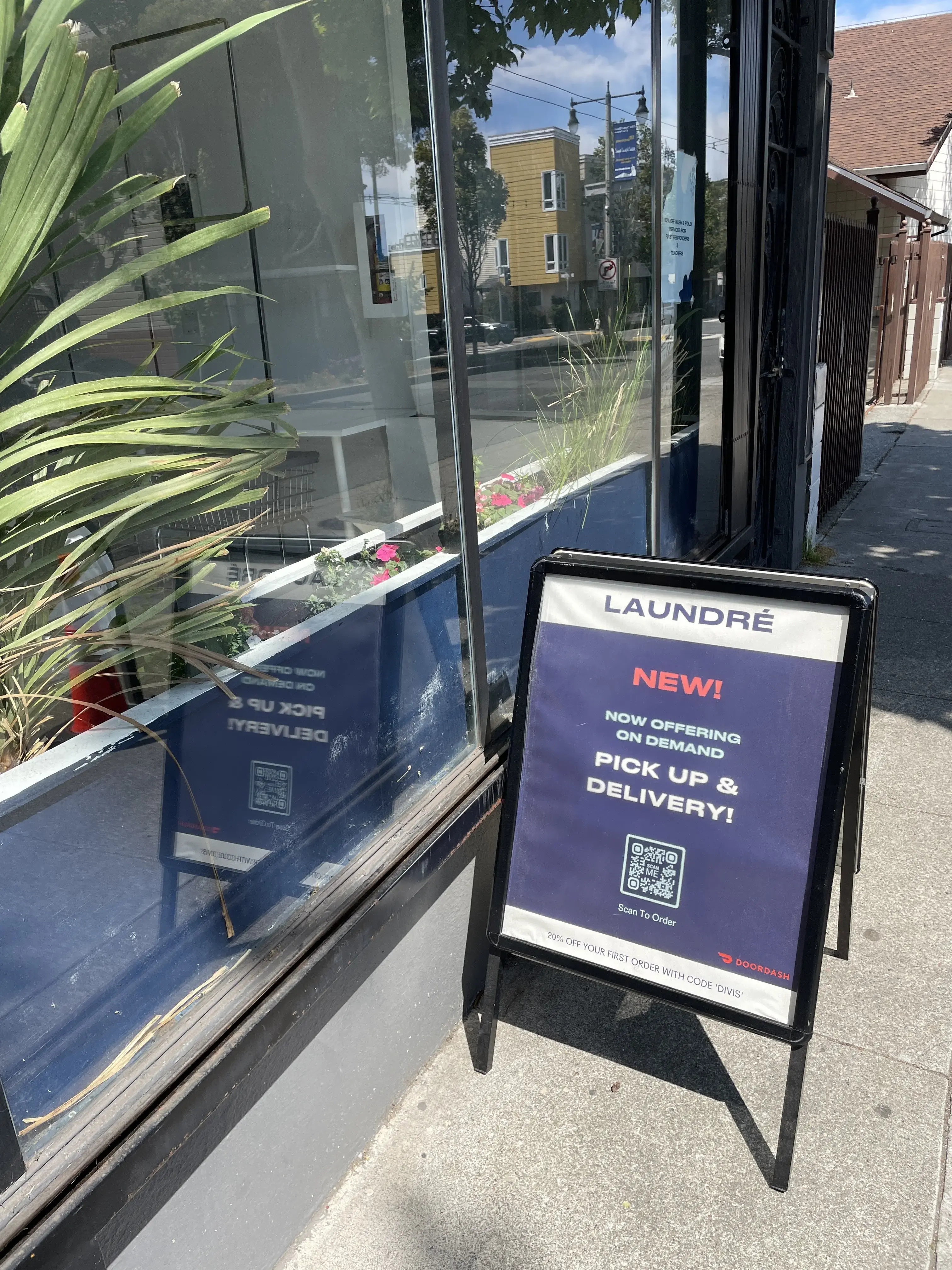 Laundré | Dry Cleaners & Laundromat - Image 12