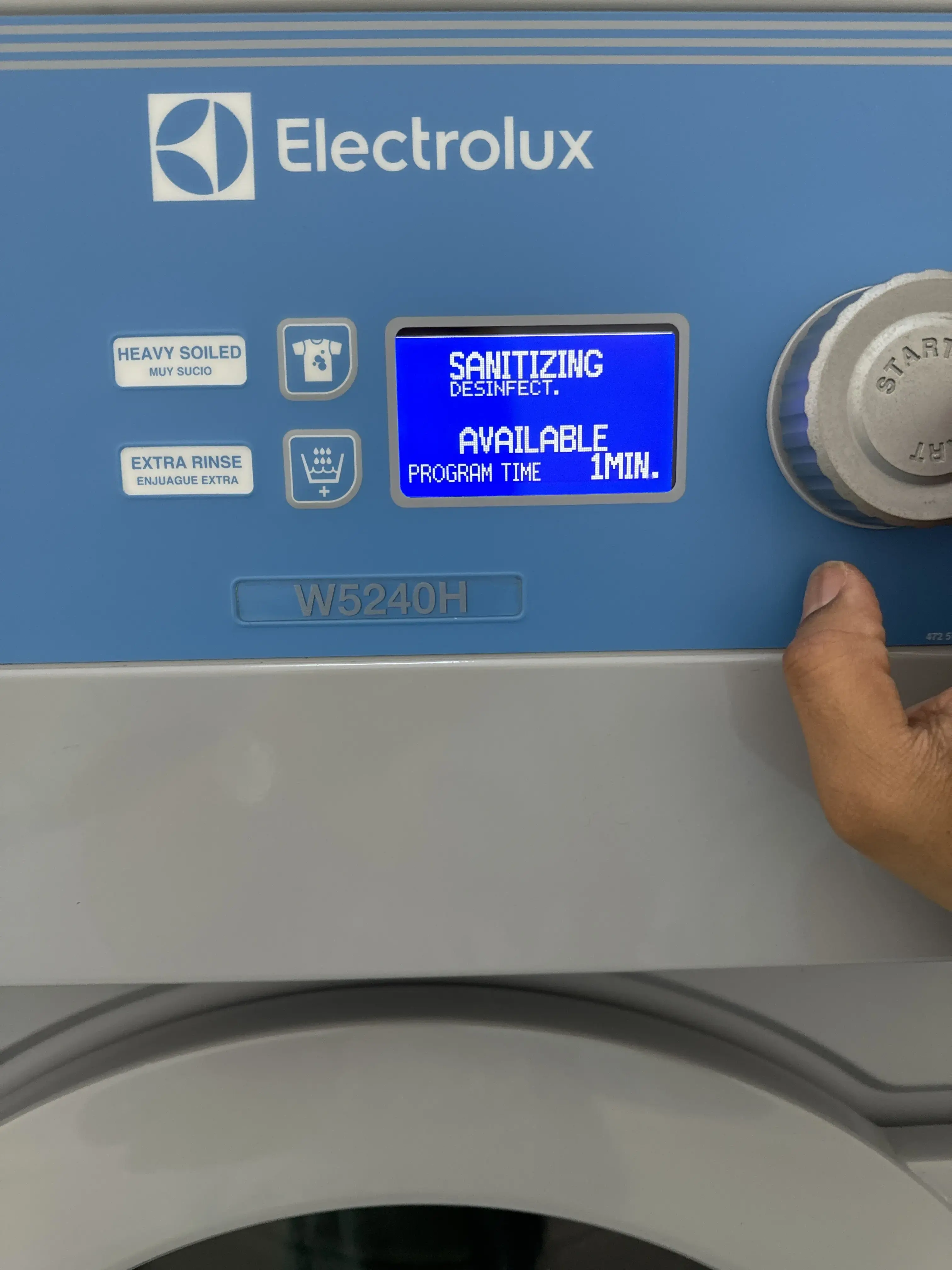 Laundré | Dry Cleaners & Laundromat - Image 9