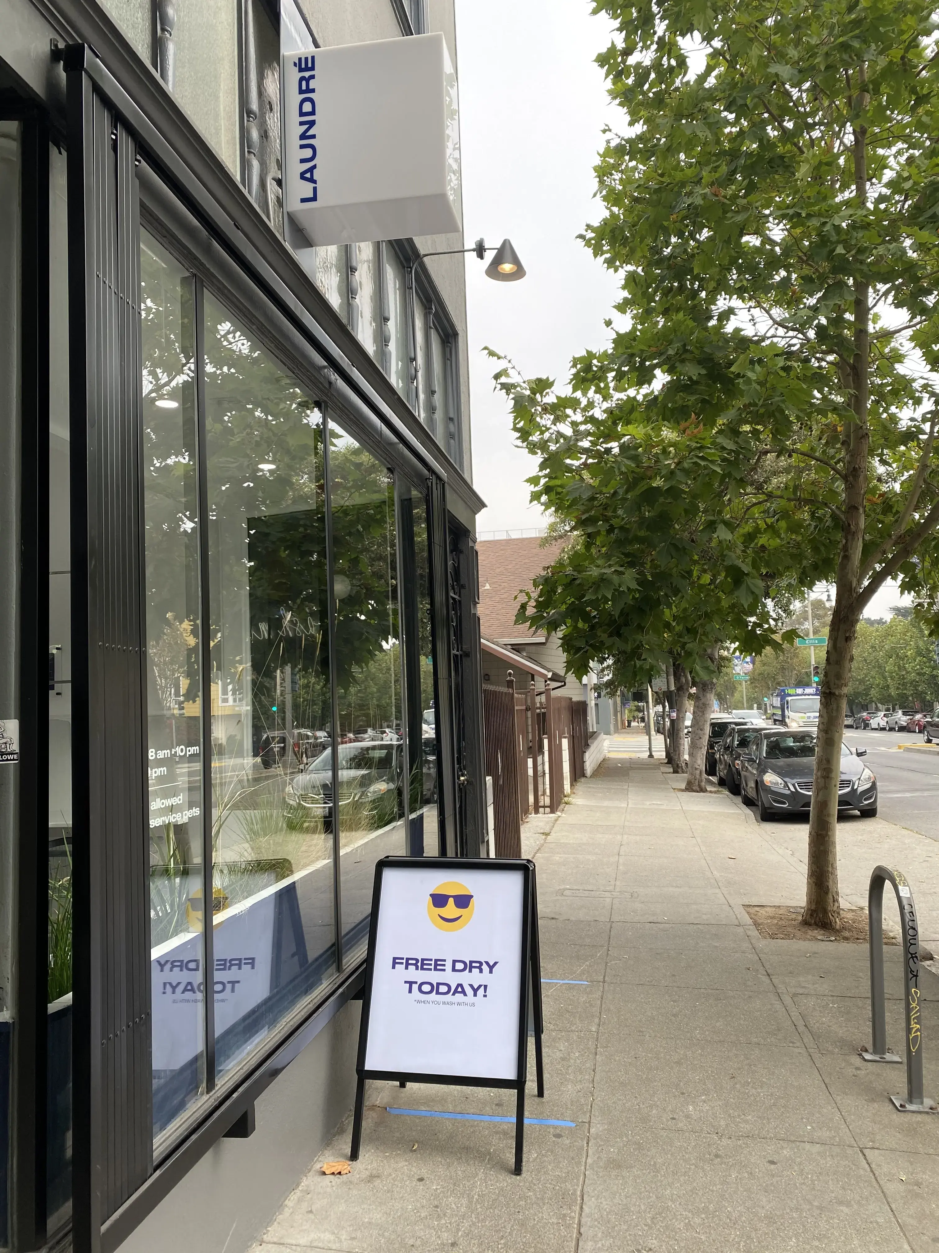 Laundré | Dry Cleaners & Laundromat - Image 3