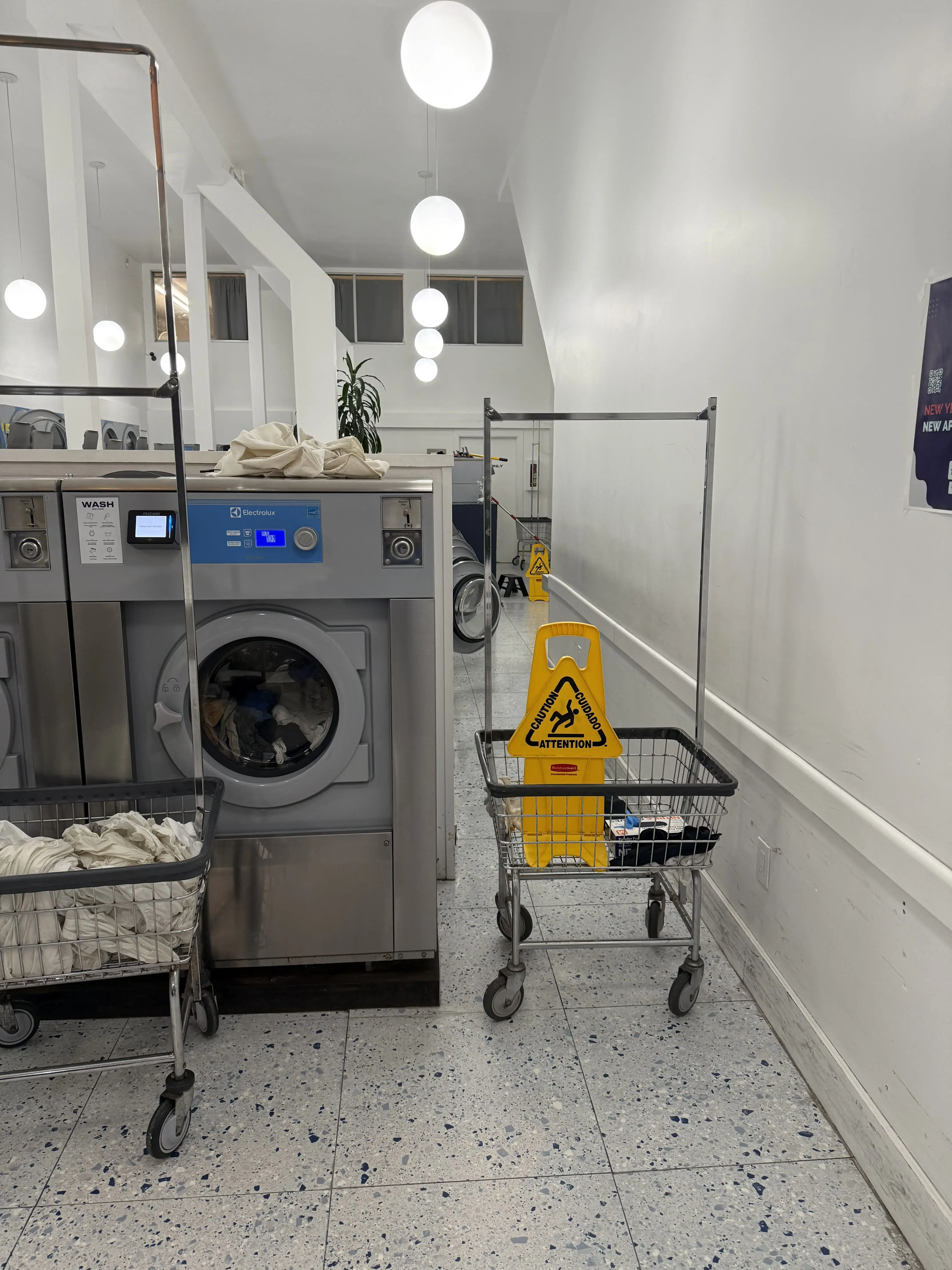 Laundré | Dry Cleaners & Laundromat - Image 18