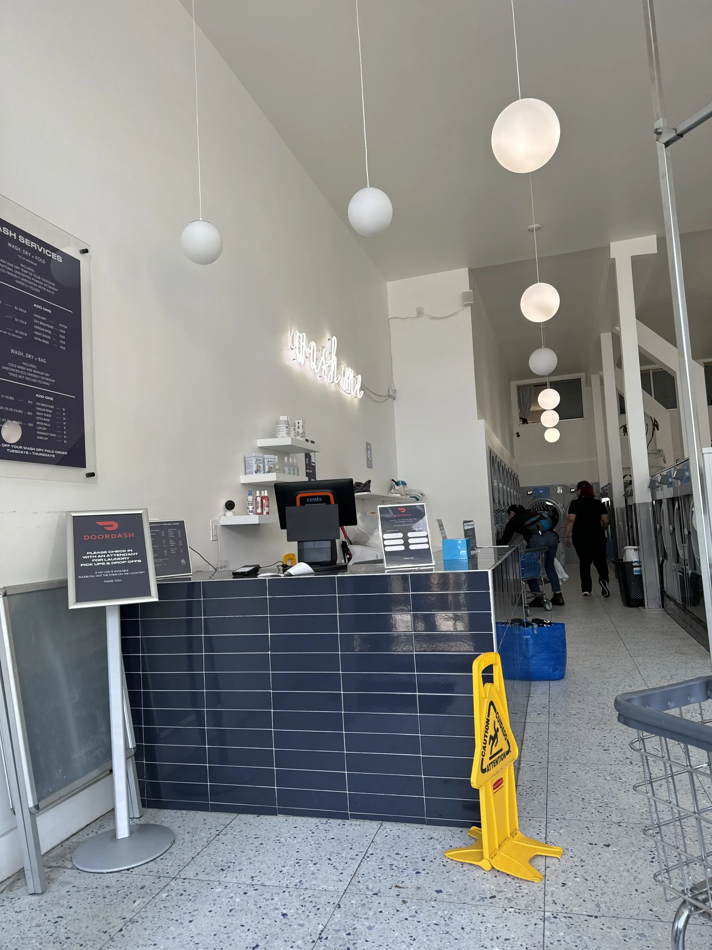 Laundré | Dry Cleaners & Laundromat - Image 6