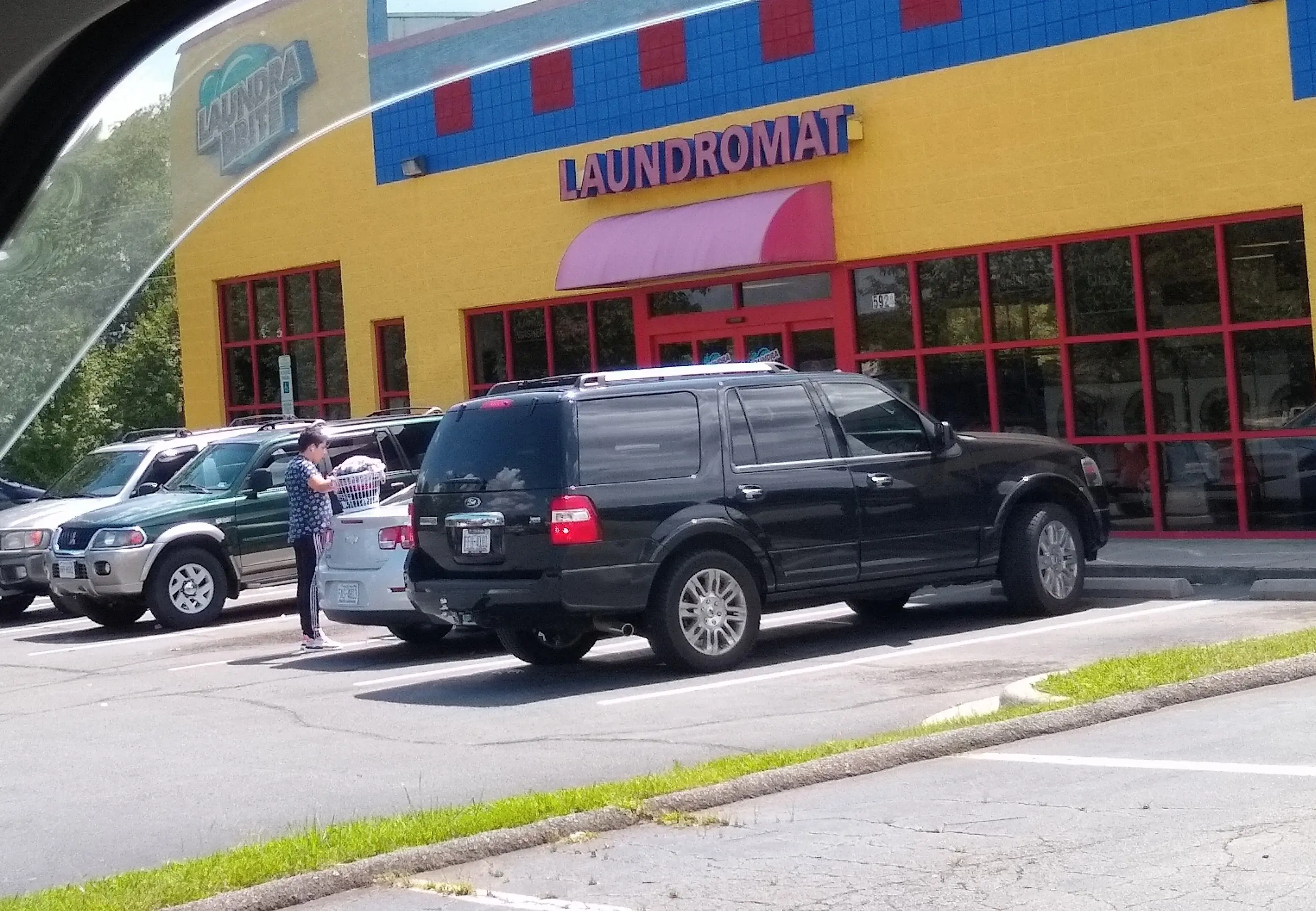 Laundra Brite LLC thumbnail 6