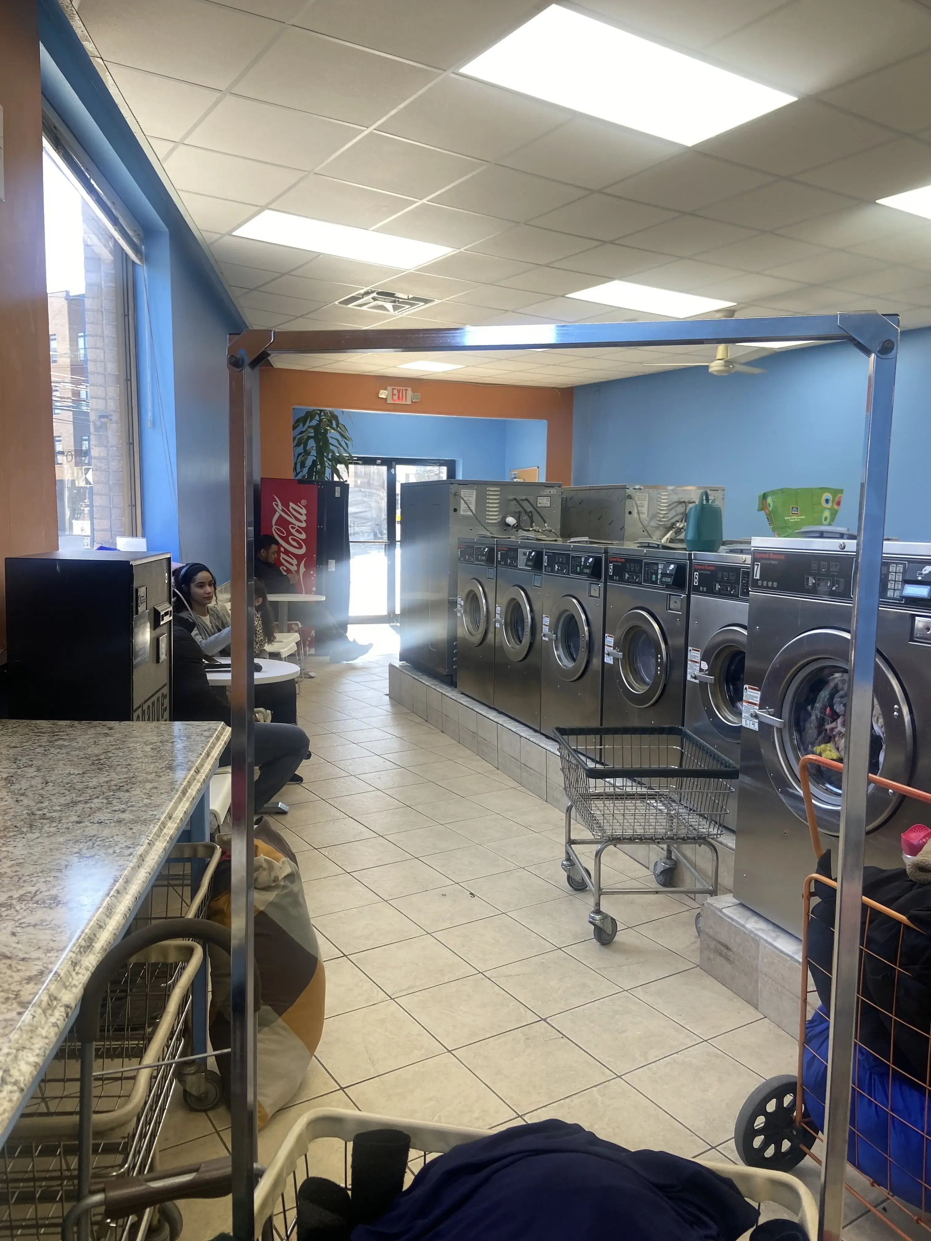 LaundraKing Laundromat thumbnail 11