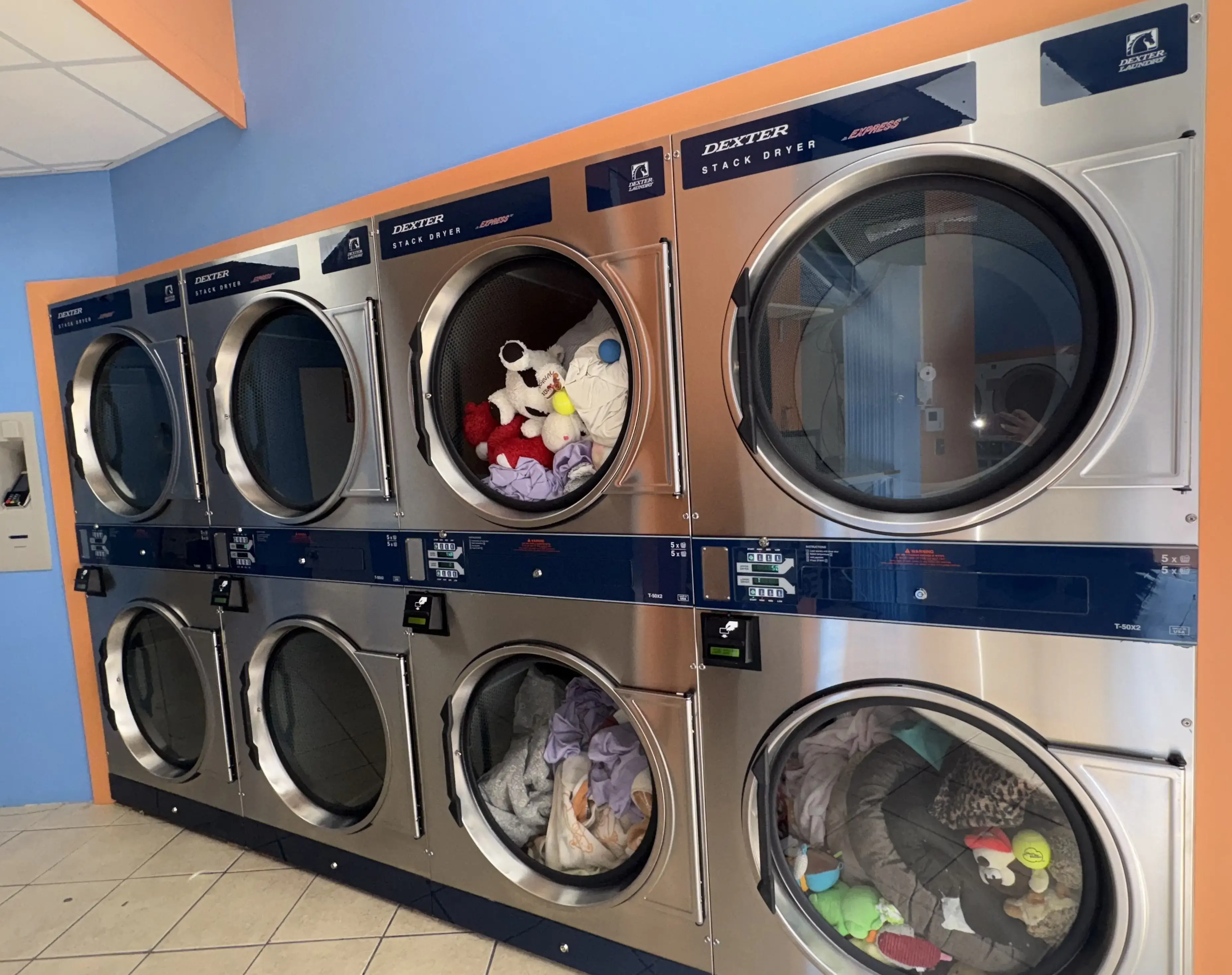 LaundraKing Laundromat thumbnail 2