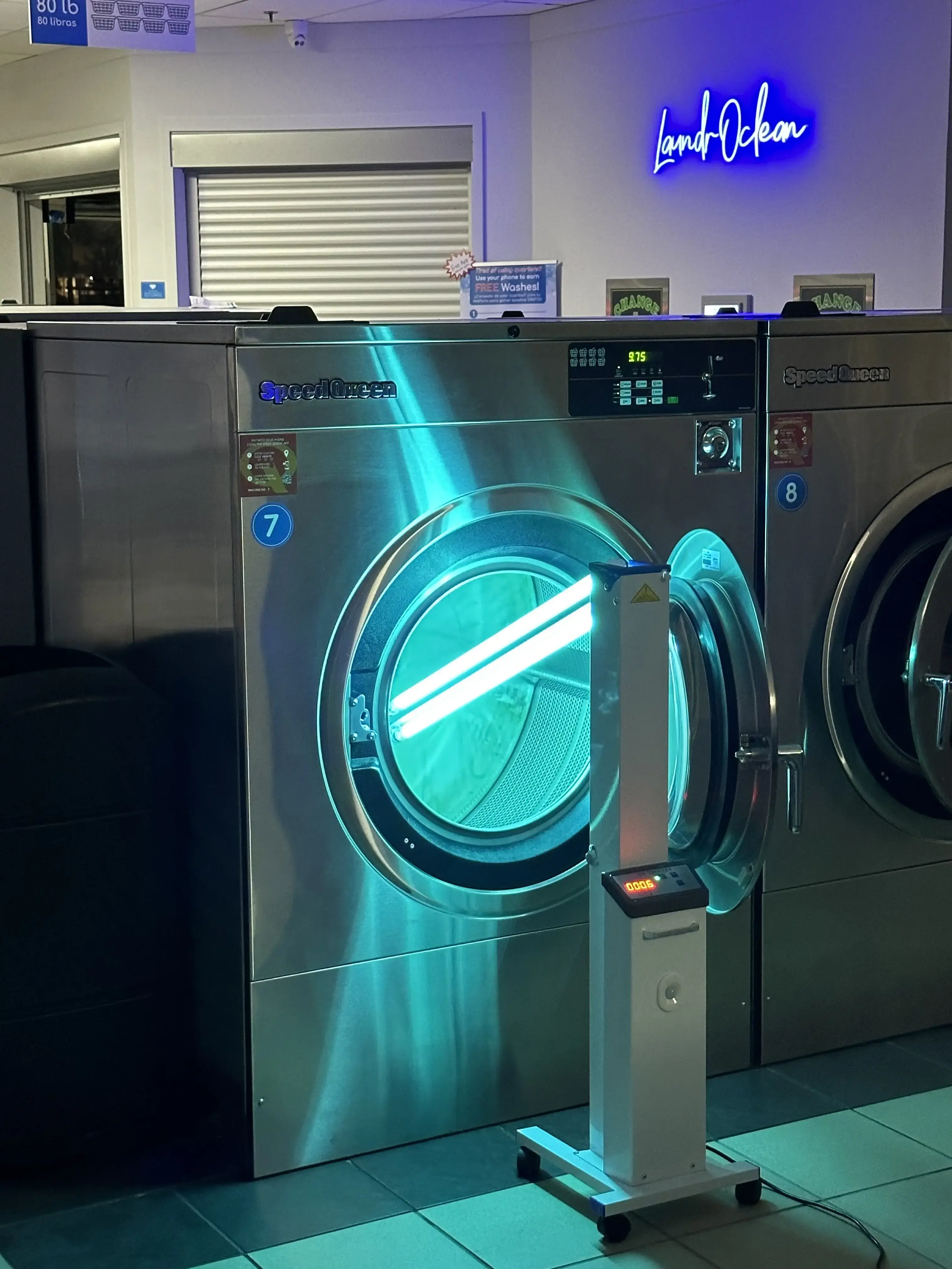 LaundrOclean Laundromat thumbnail 18