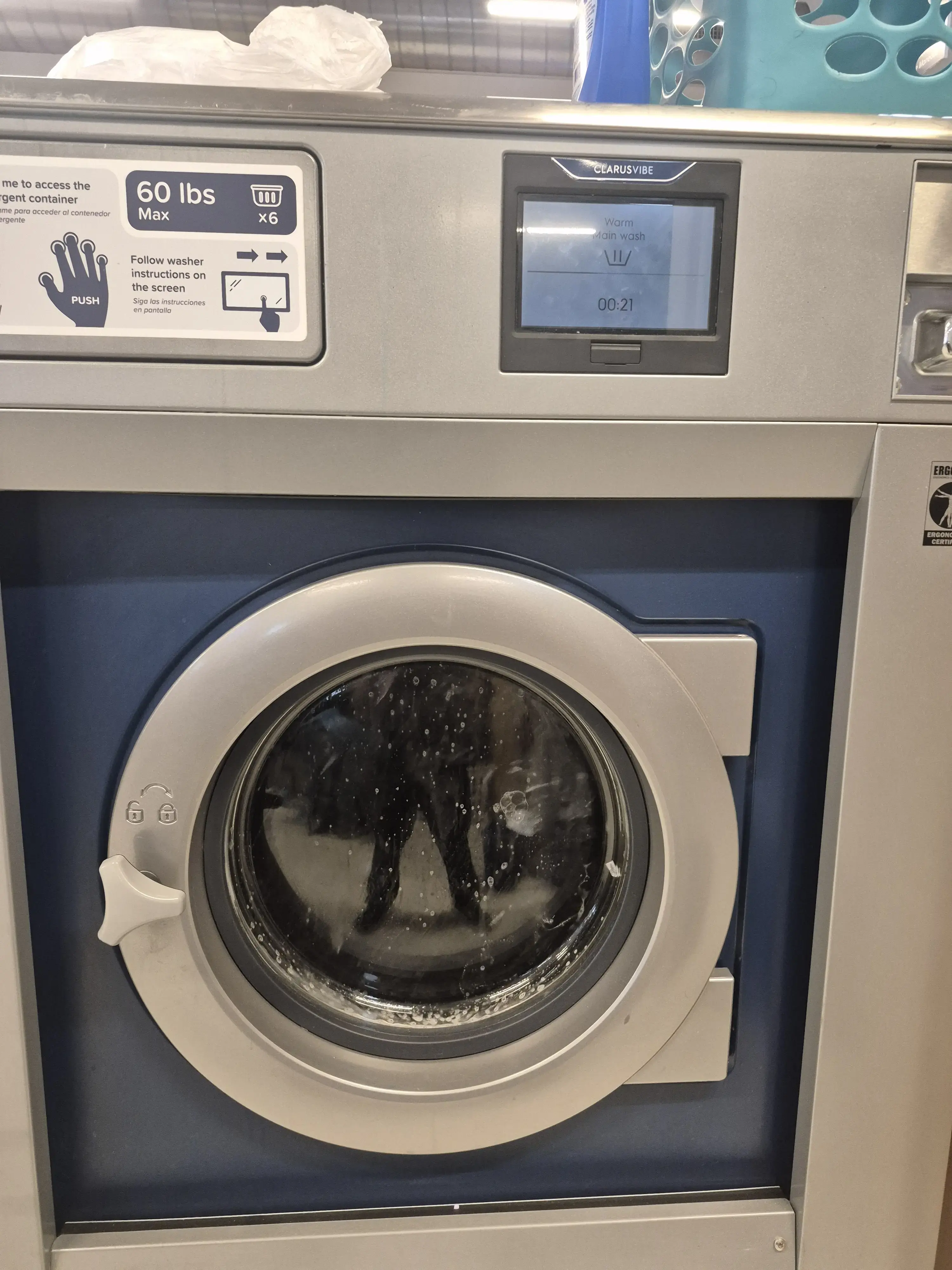 LaundroLab Laundromat - Image 8