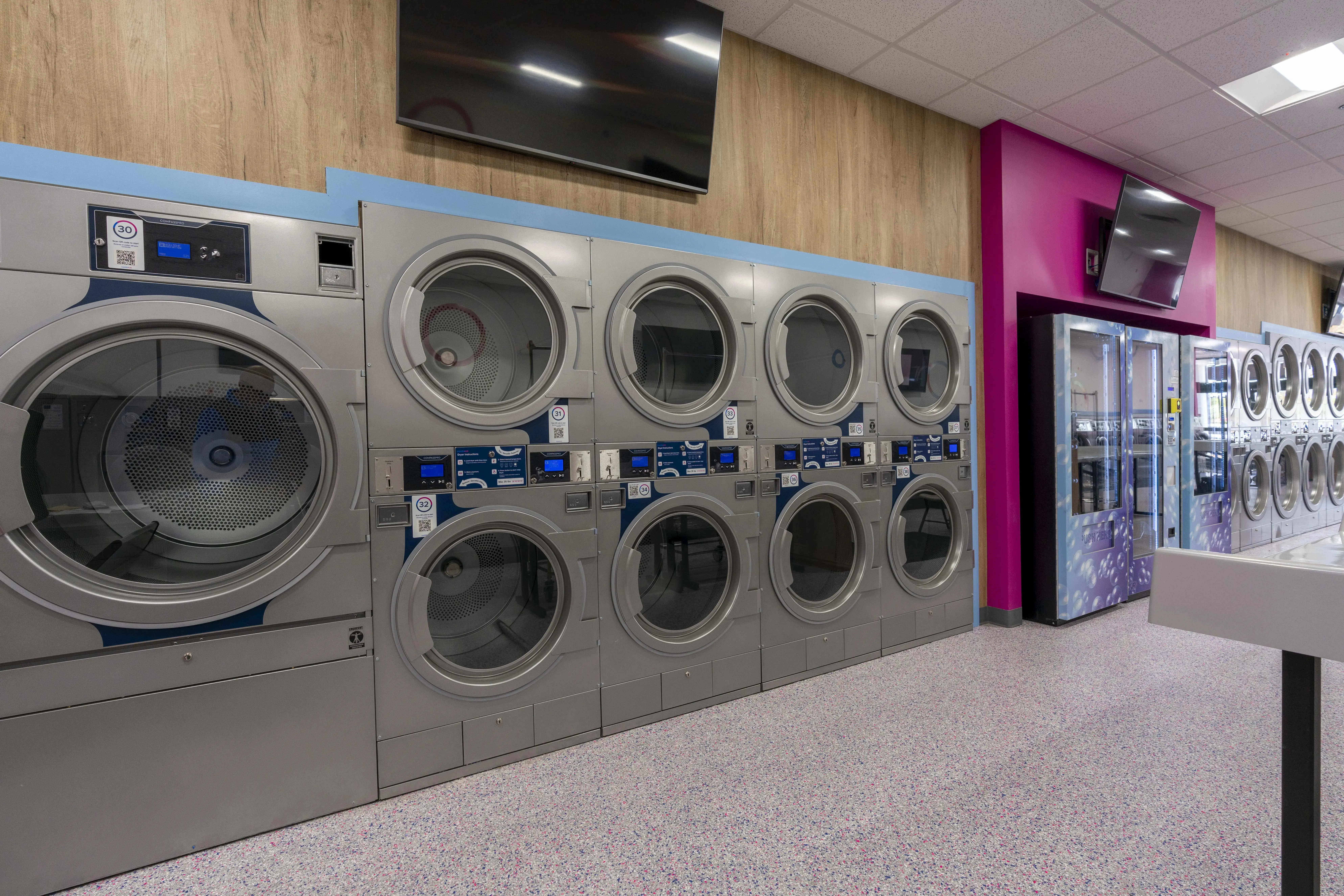 LaundroLab Laundromat - Image 16