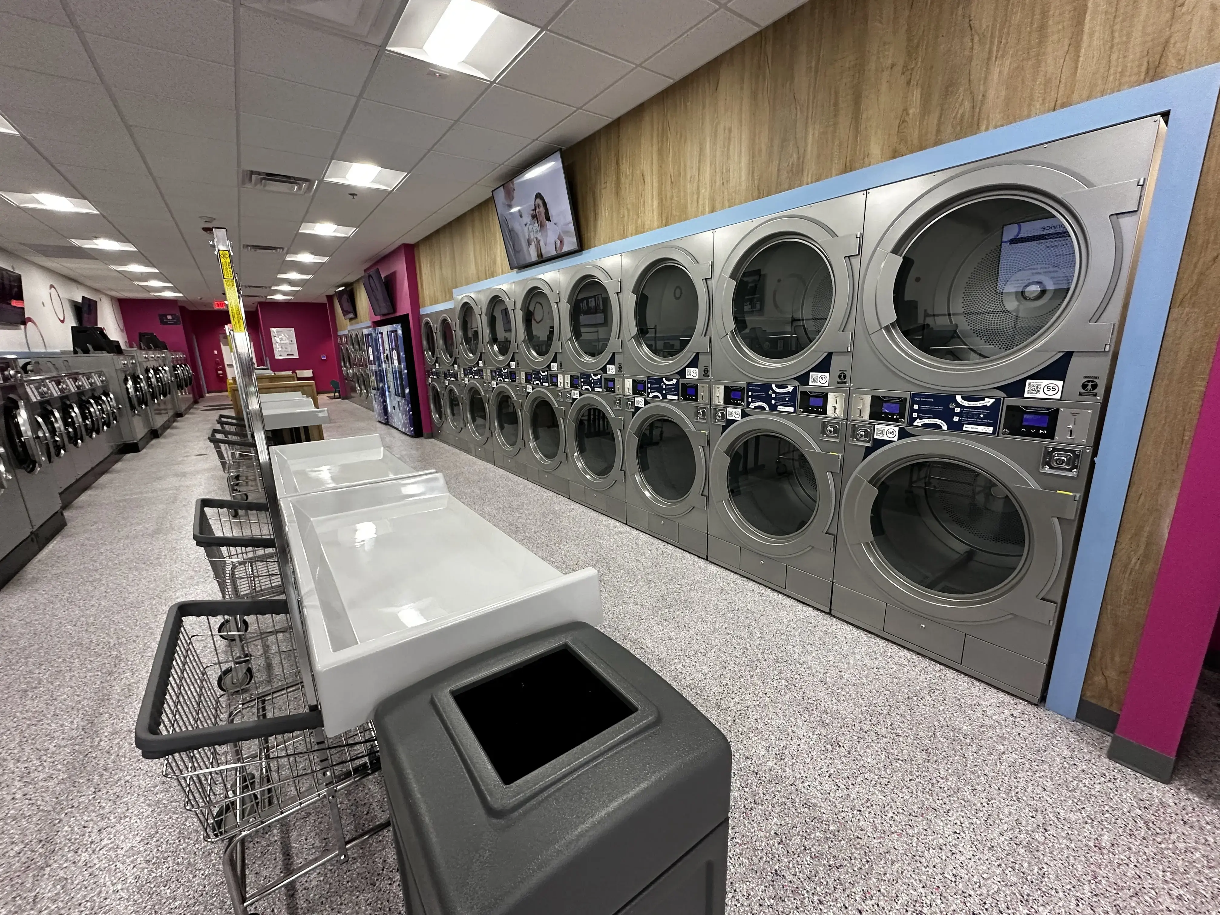 LaundroLab Laundromat thumbnail 19