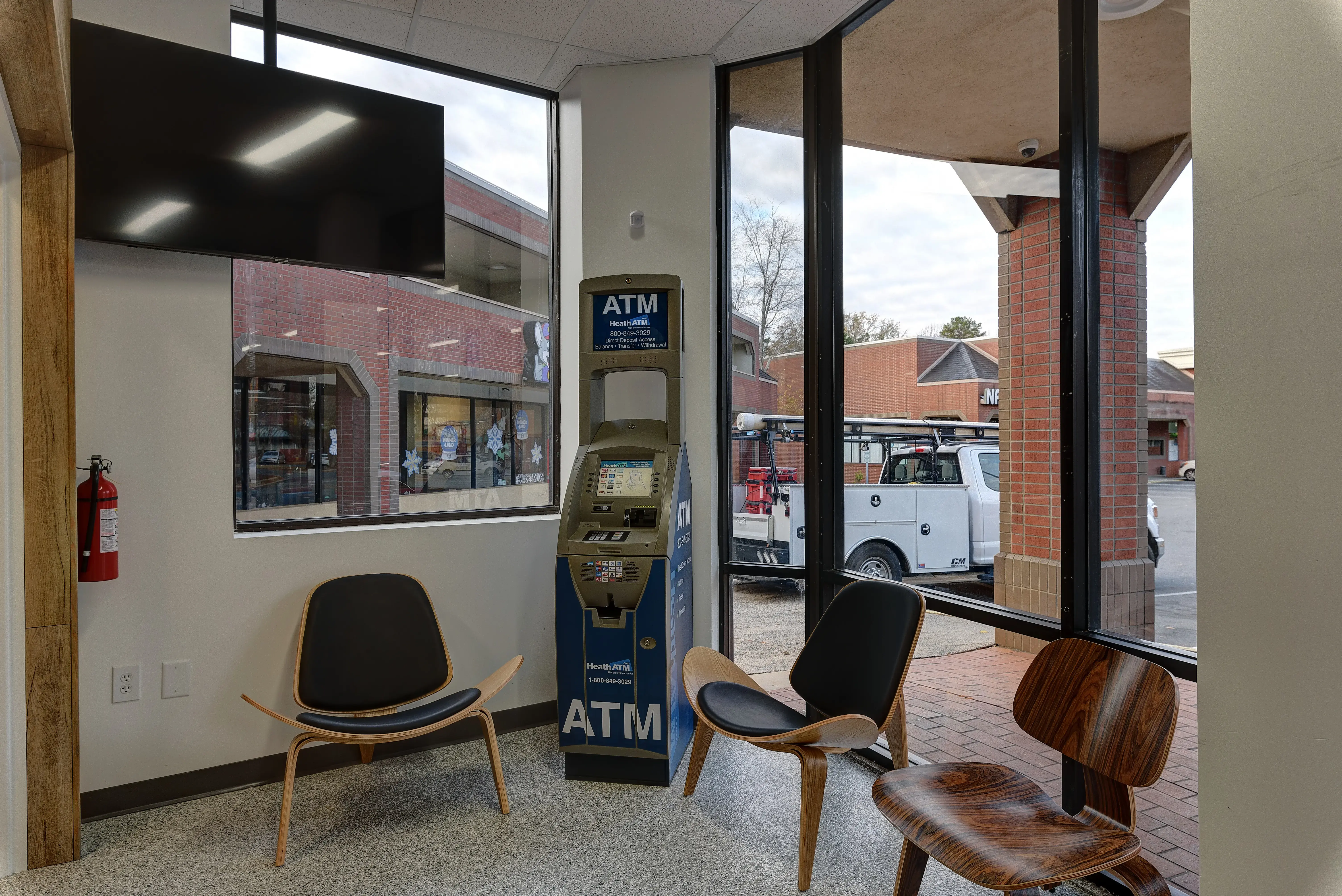 LaundroLab Laundromat thumbnail 14