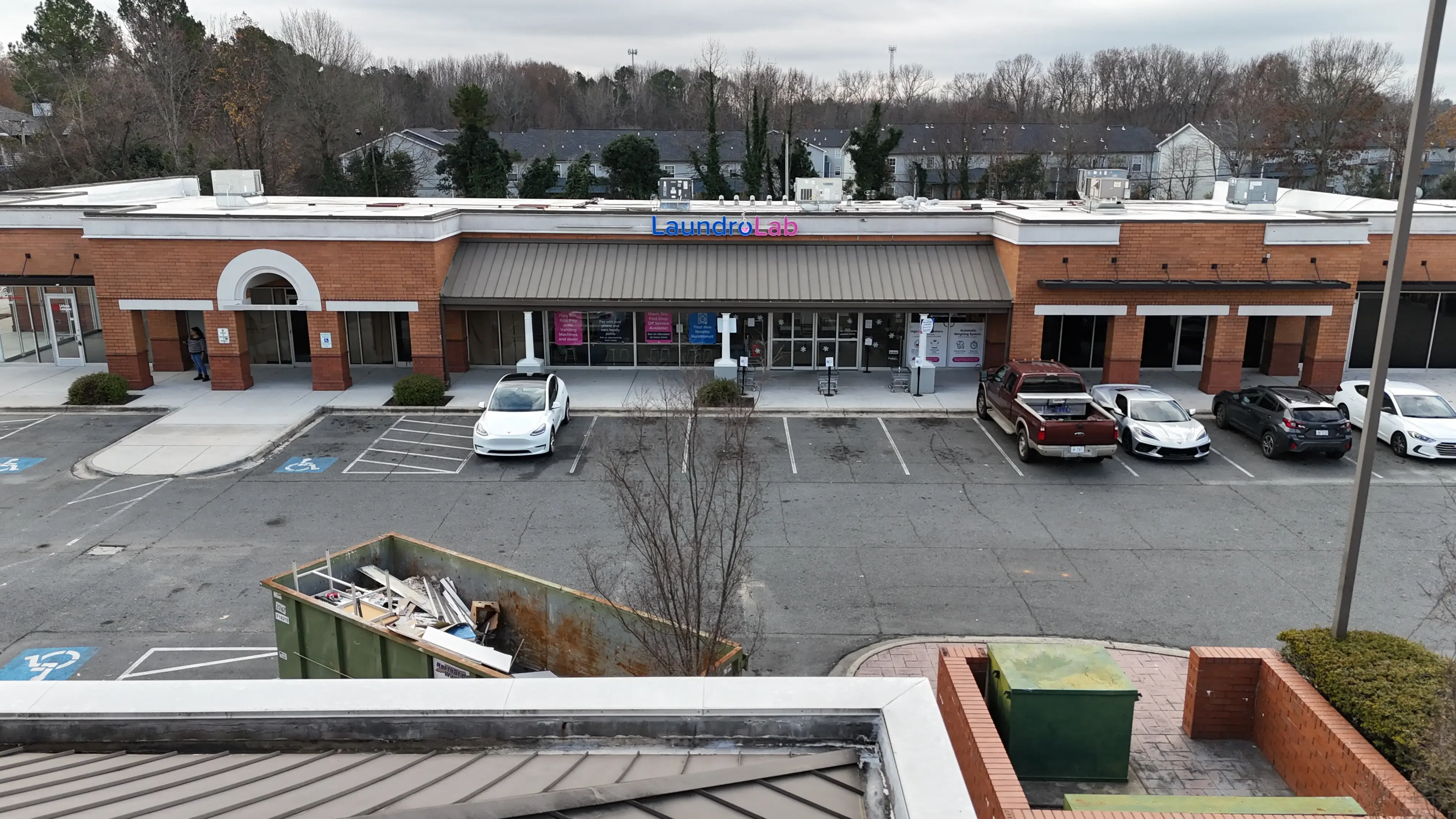 LaundroLab Laundromat thumbnail 4