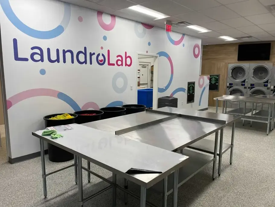 LaundroLab Laundromat - Image 10