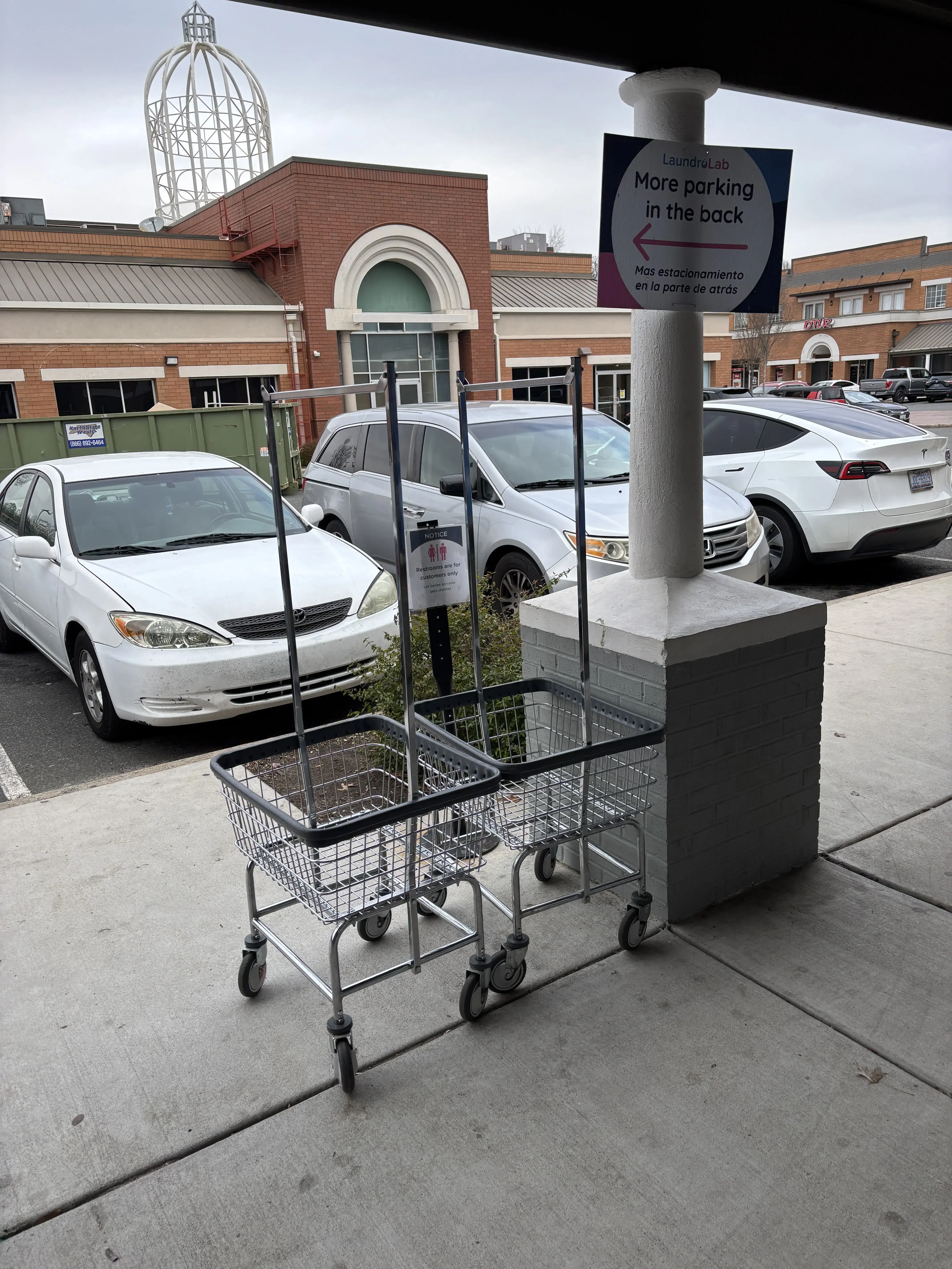 LaundroLab Laundromat thumbnail 17