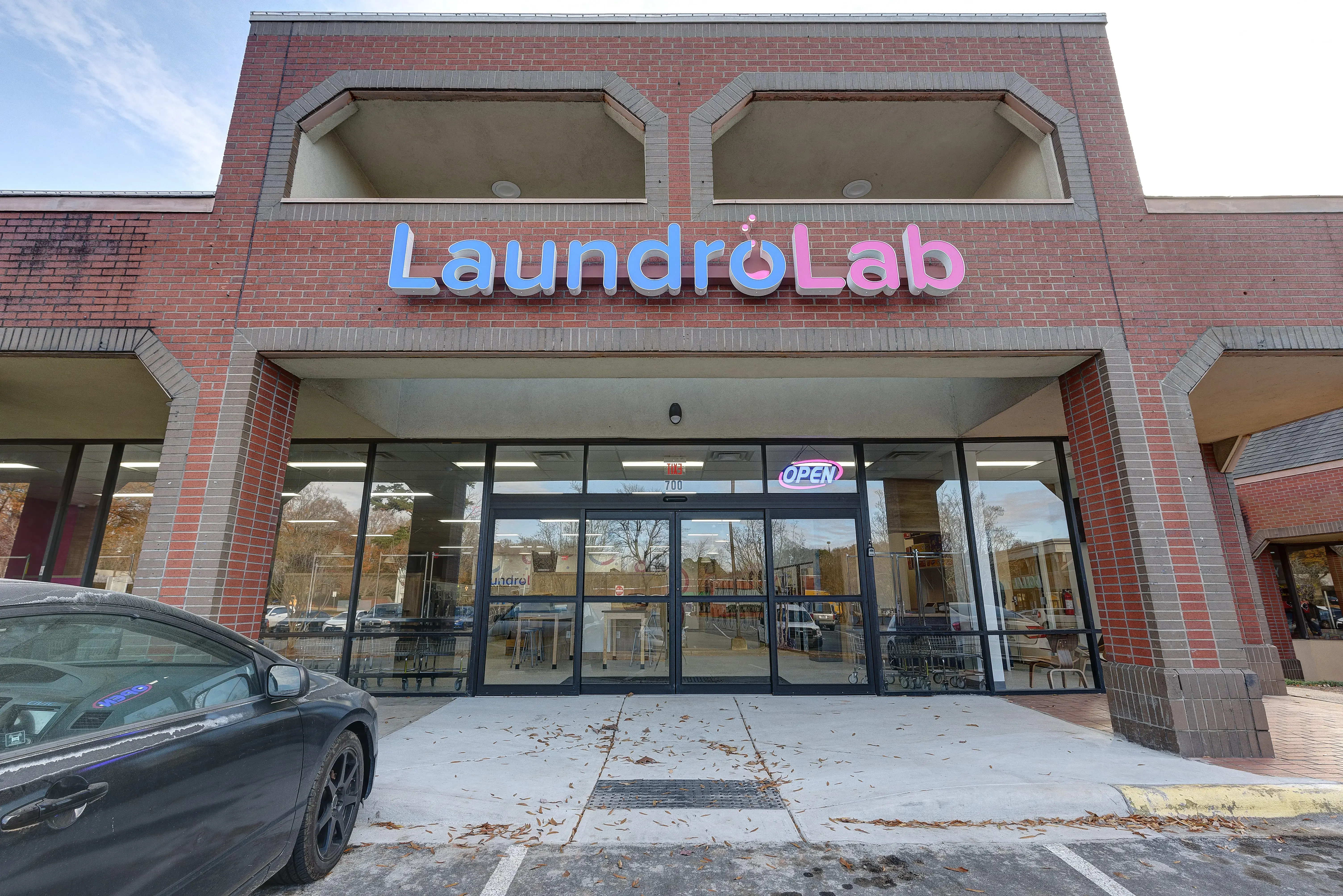 LaundroLab Laundromat - Image 5
