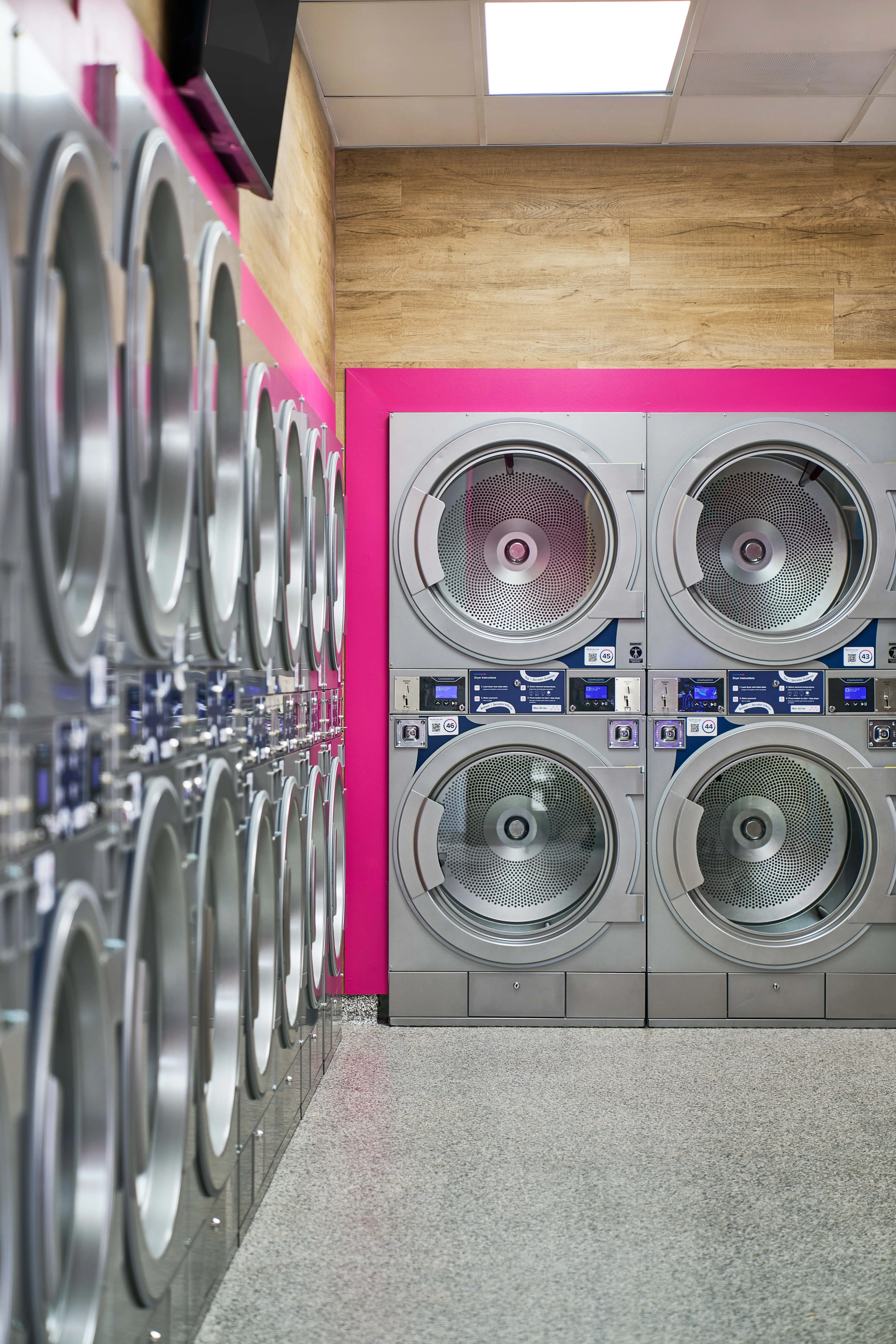 LaundroLab Laundromat thumbnail 20