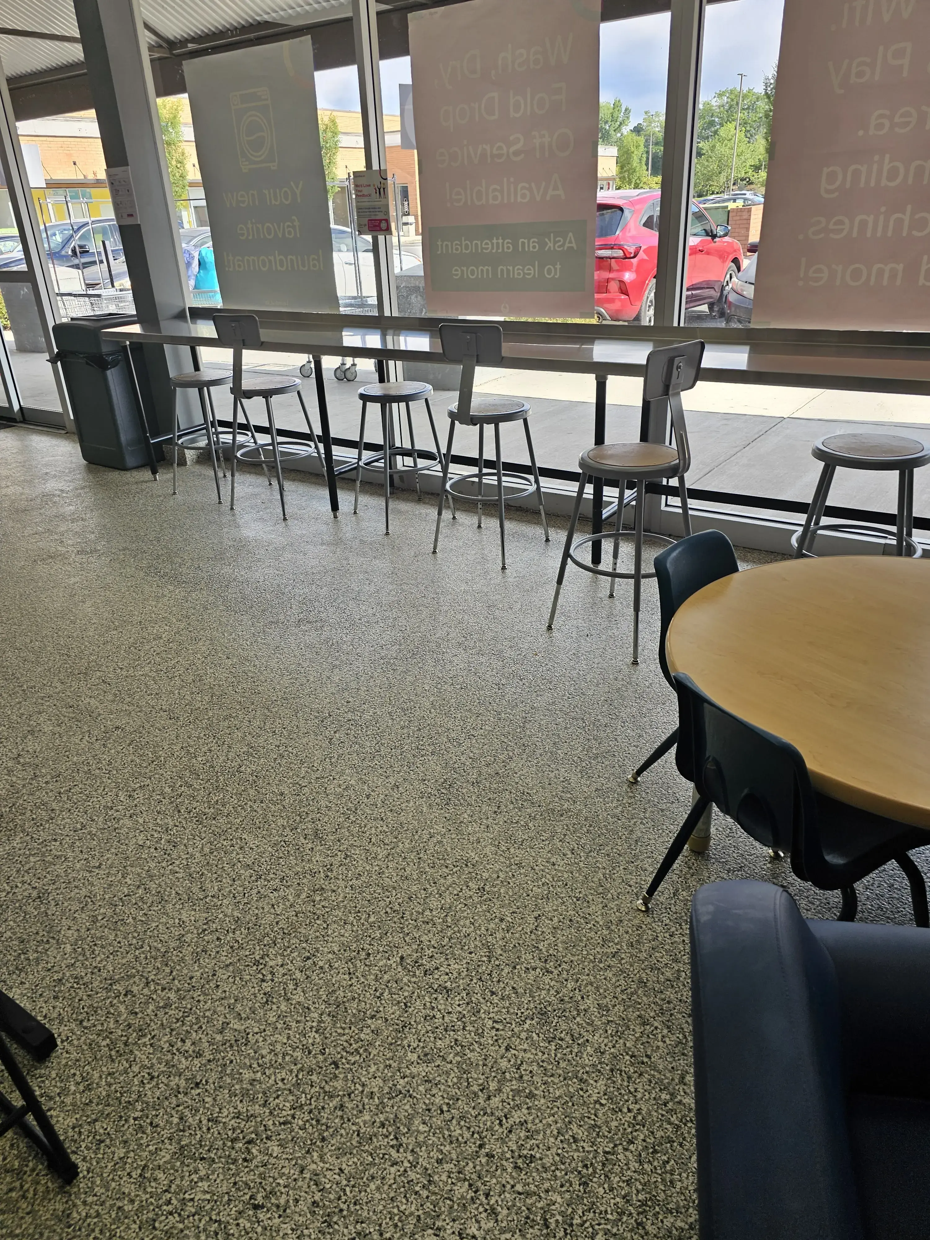 LaundroLab Laundromat - Image 16