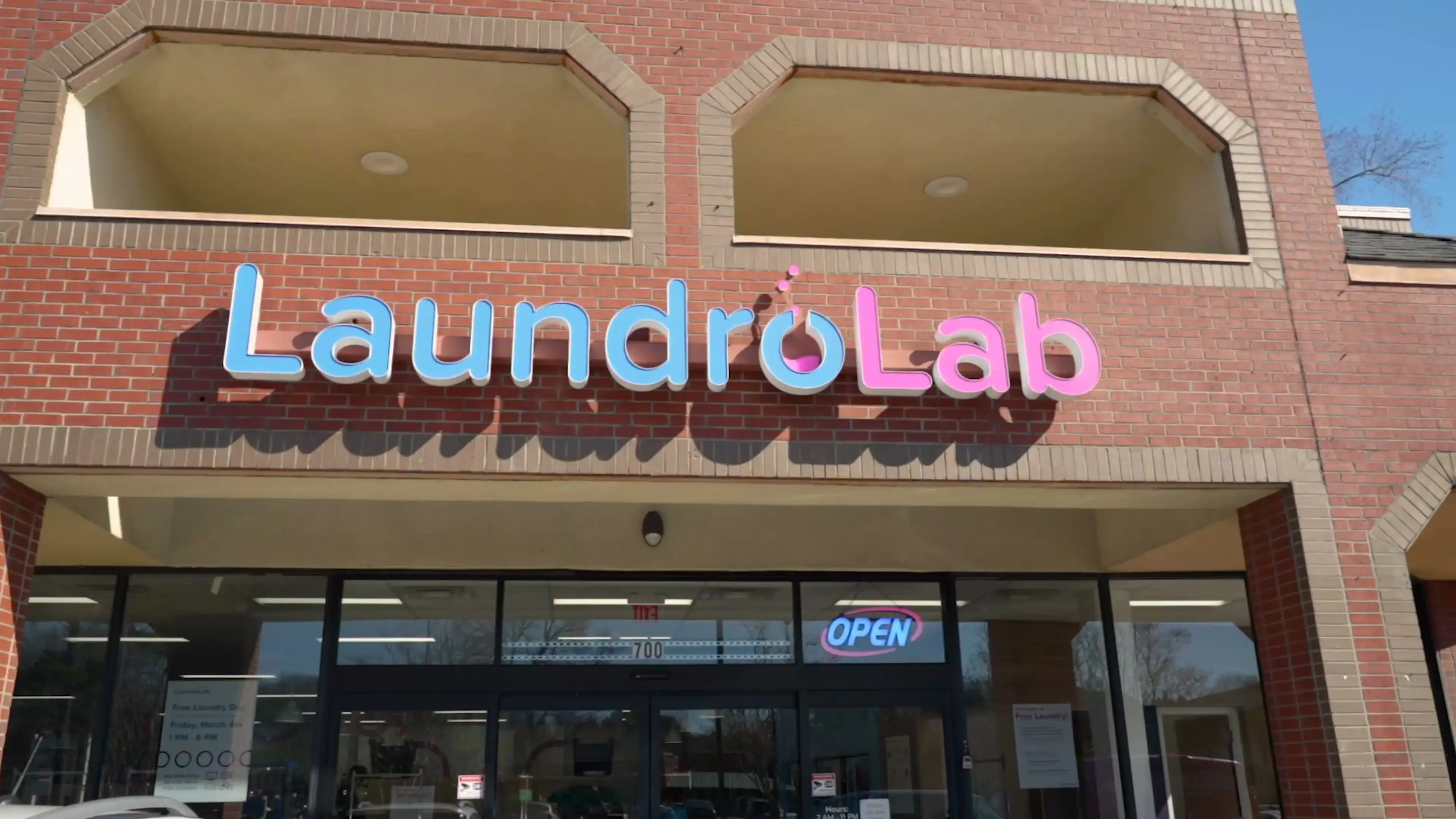 LaundroLab Laundromat - Image 2