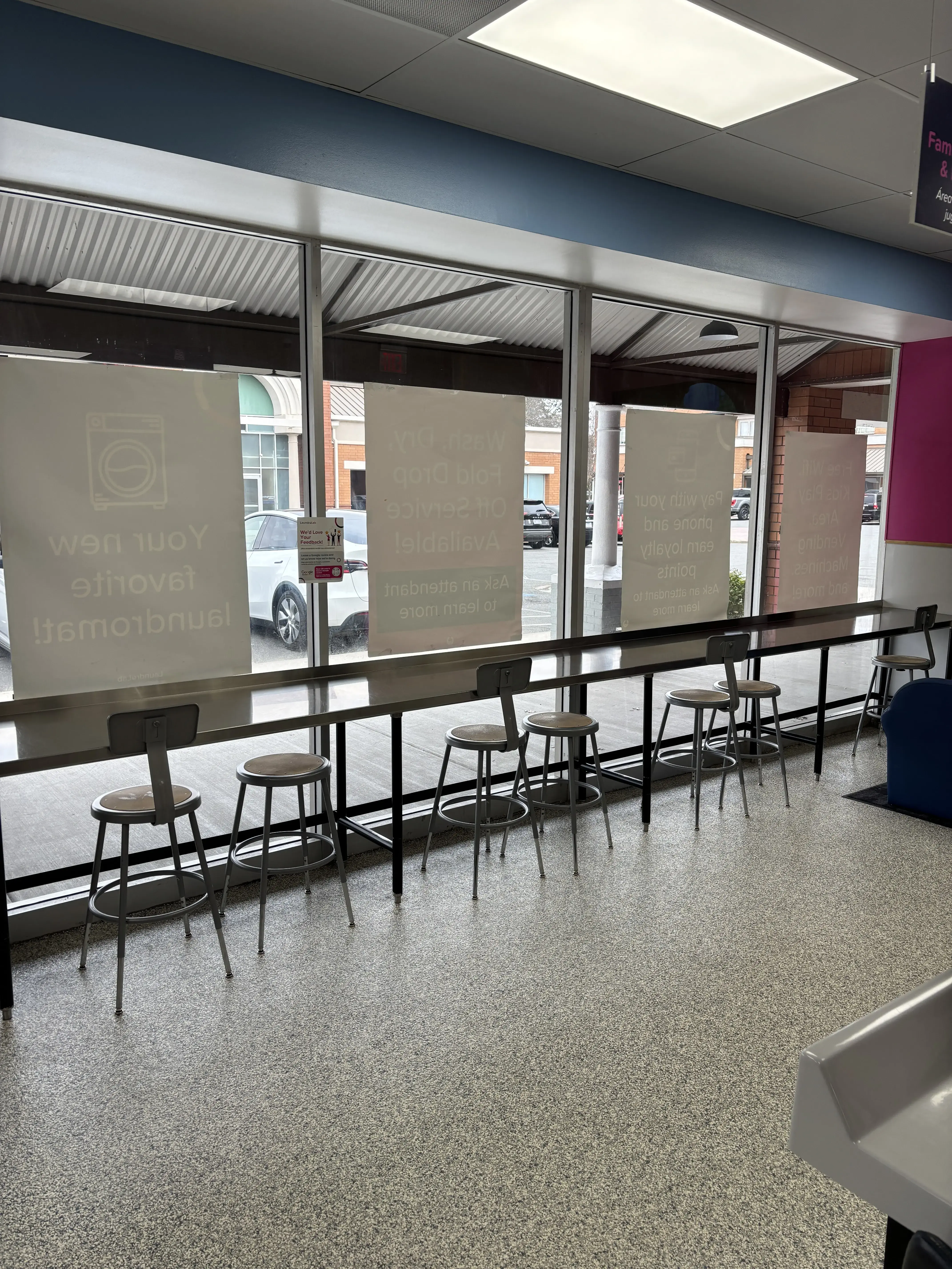 LaundroLab Laundromat - Image 2