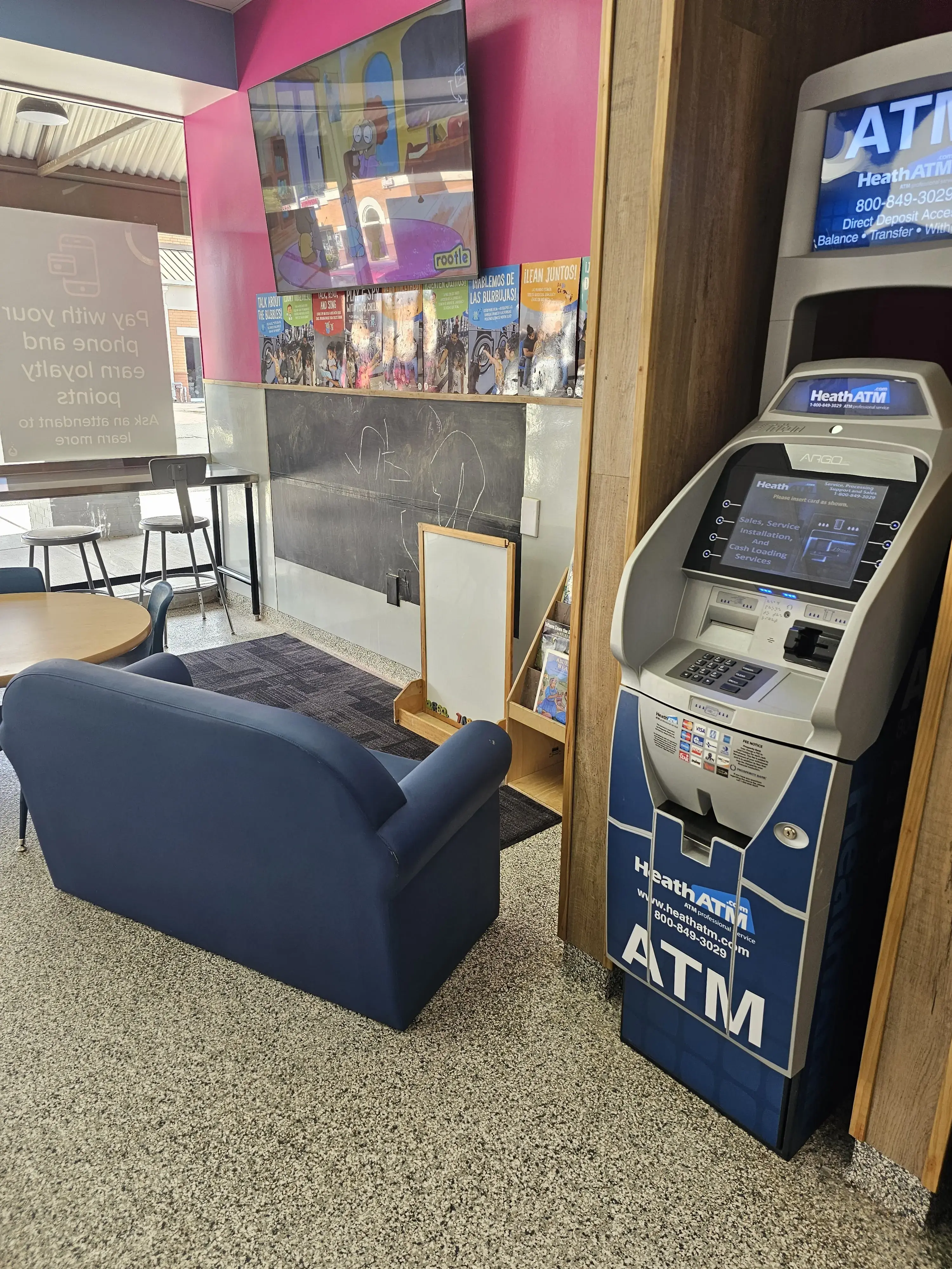 LaundroLab Laundromat - Image 12