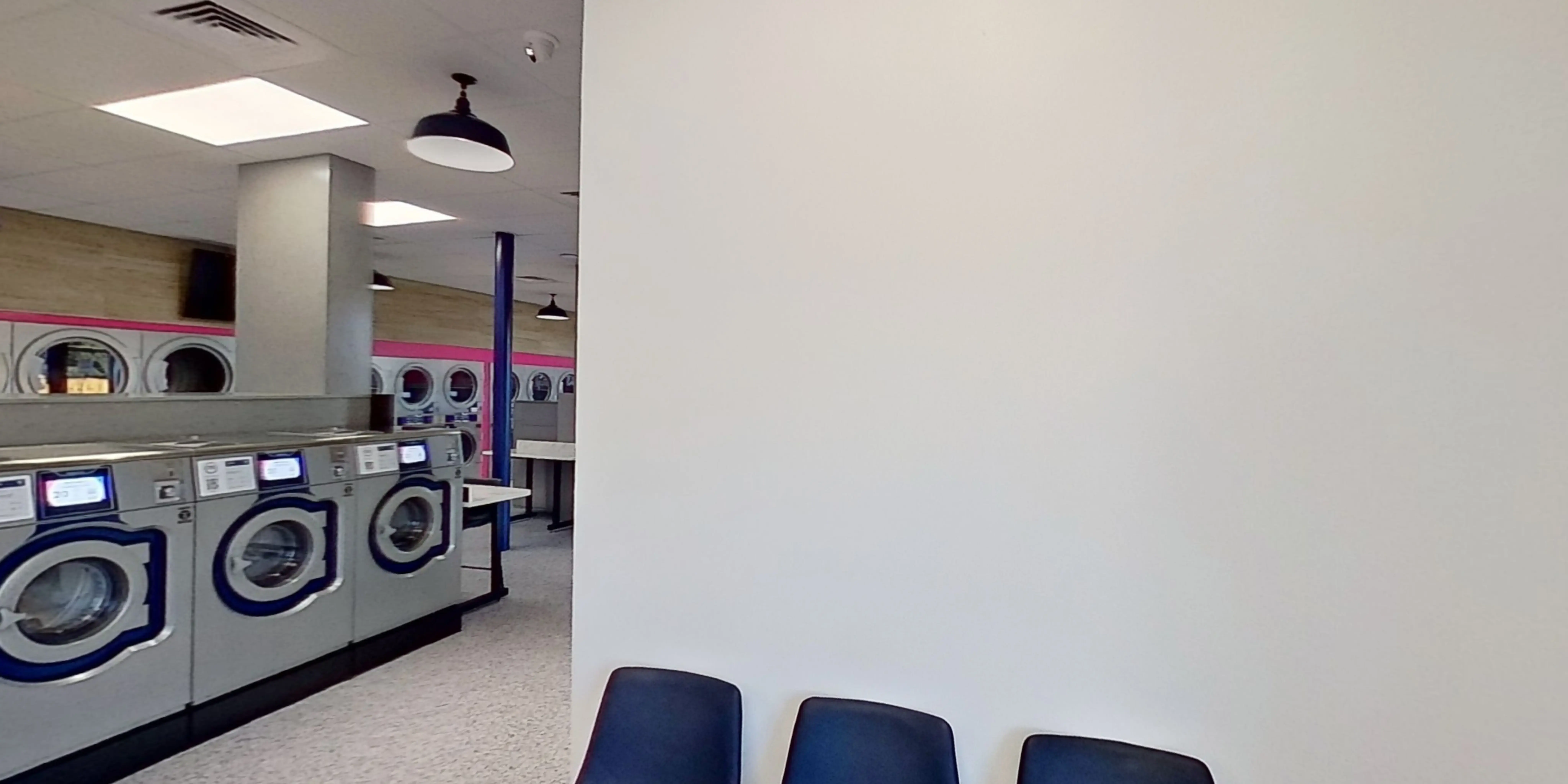 LaundroLab Laundromat thumbnail 19