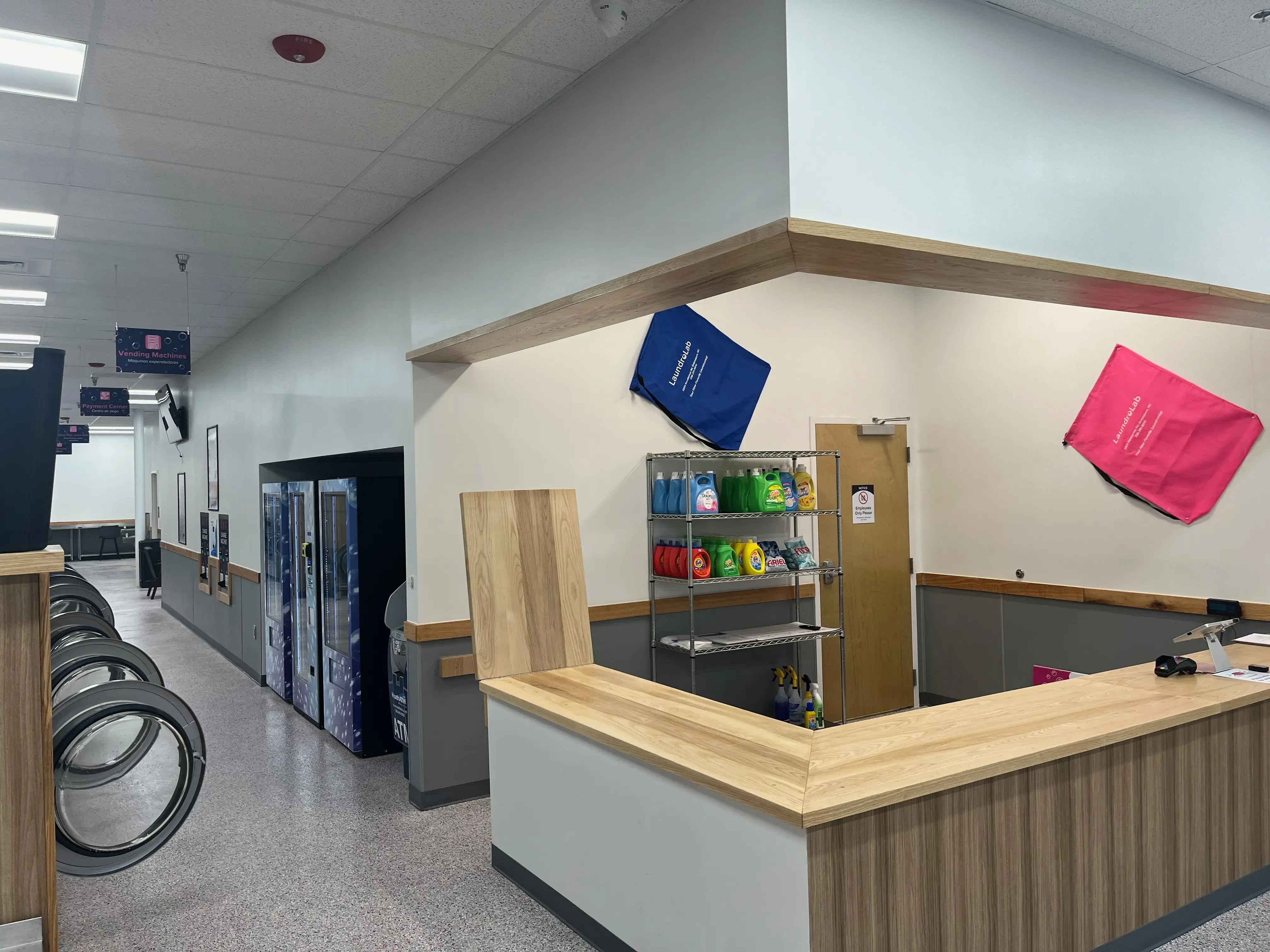 LaundroLab Laundromat thumbnail 1