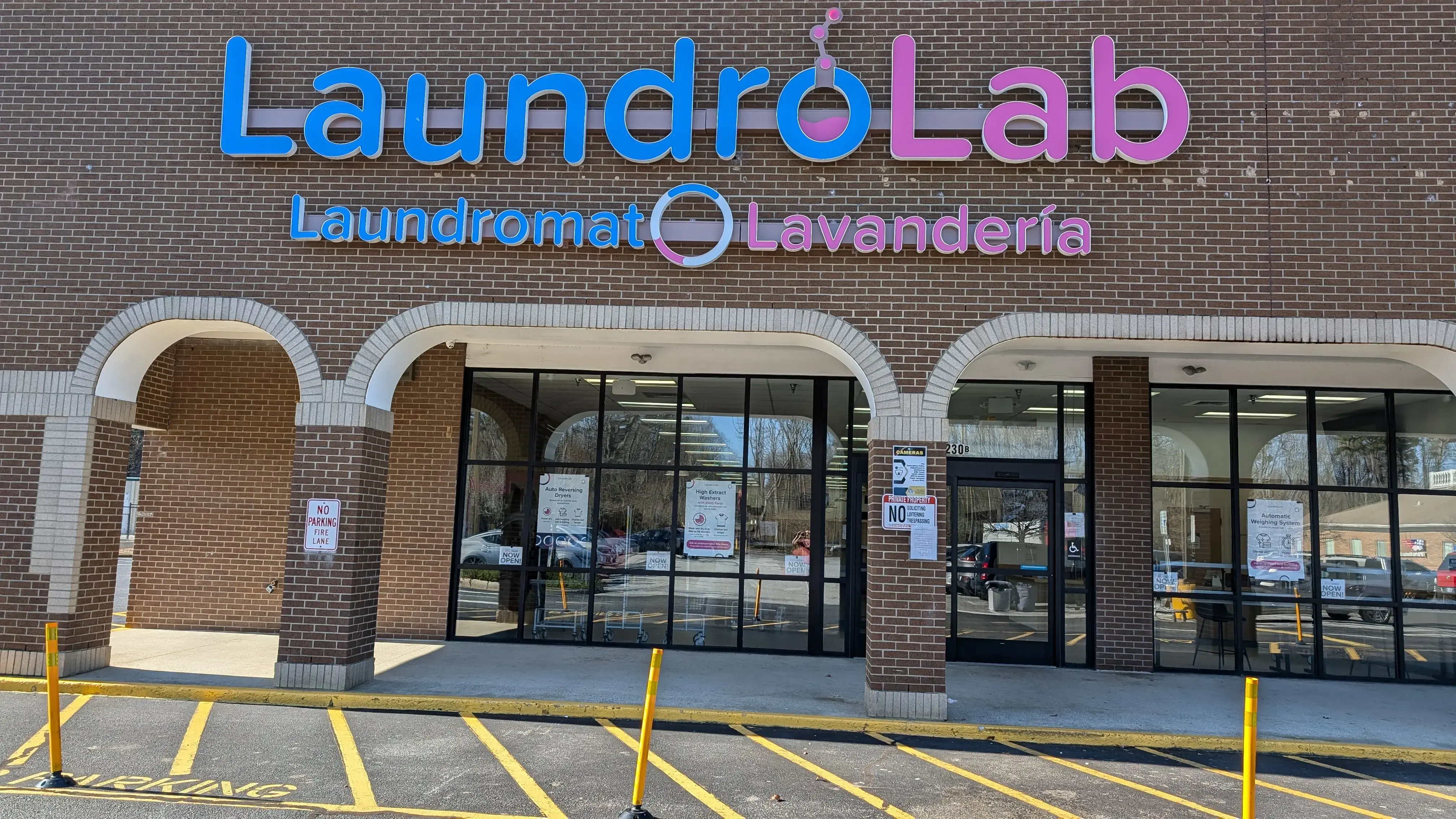 LaundroLab Laundromat - Image 5