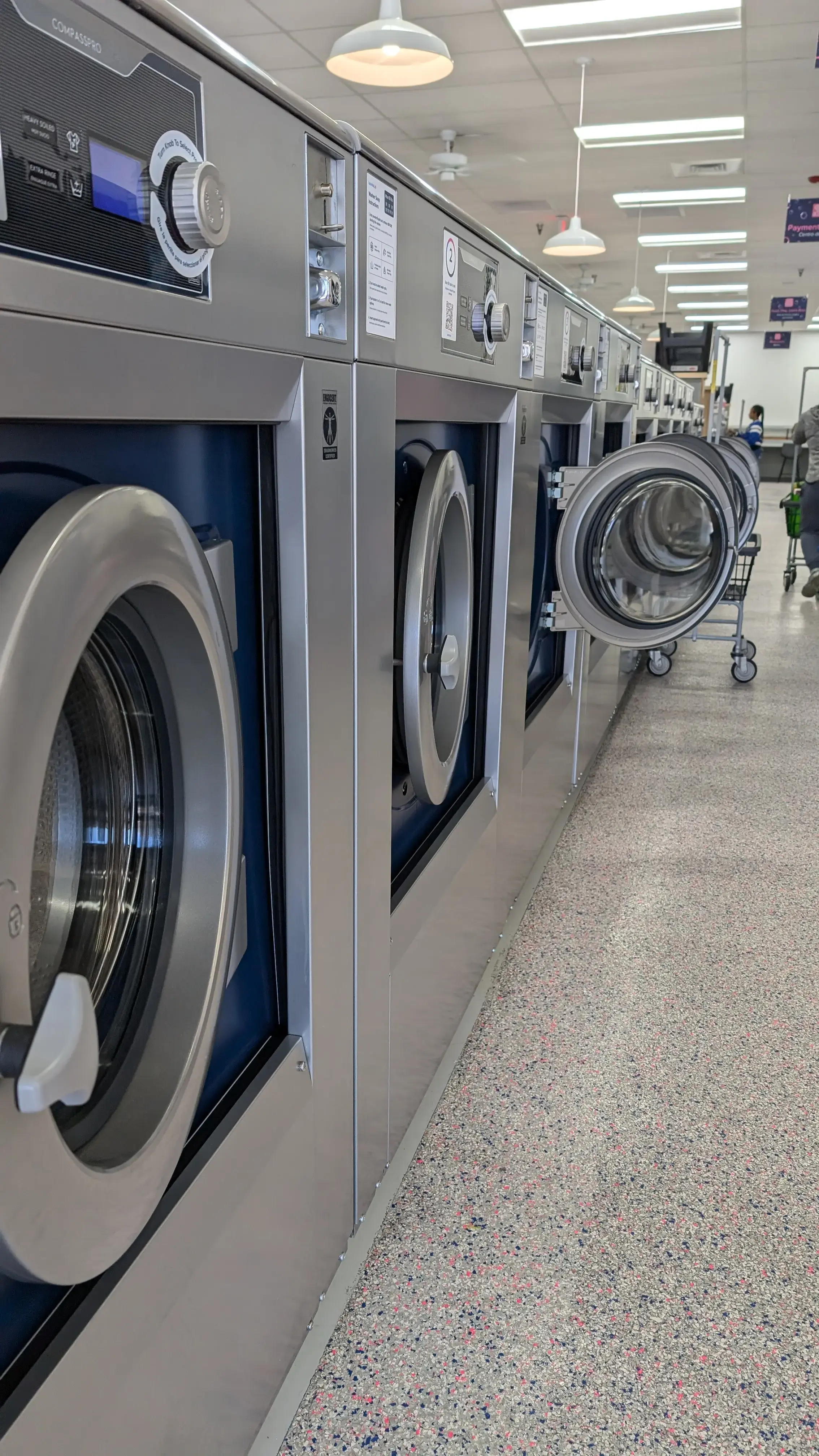 LaundroLab Laundromat - Image 16