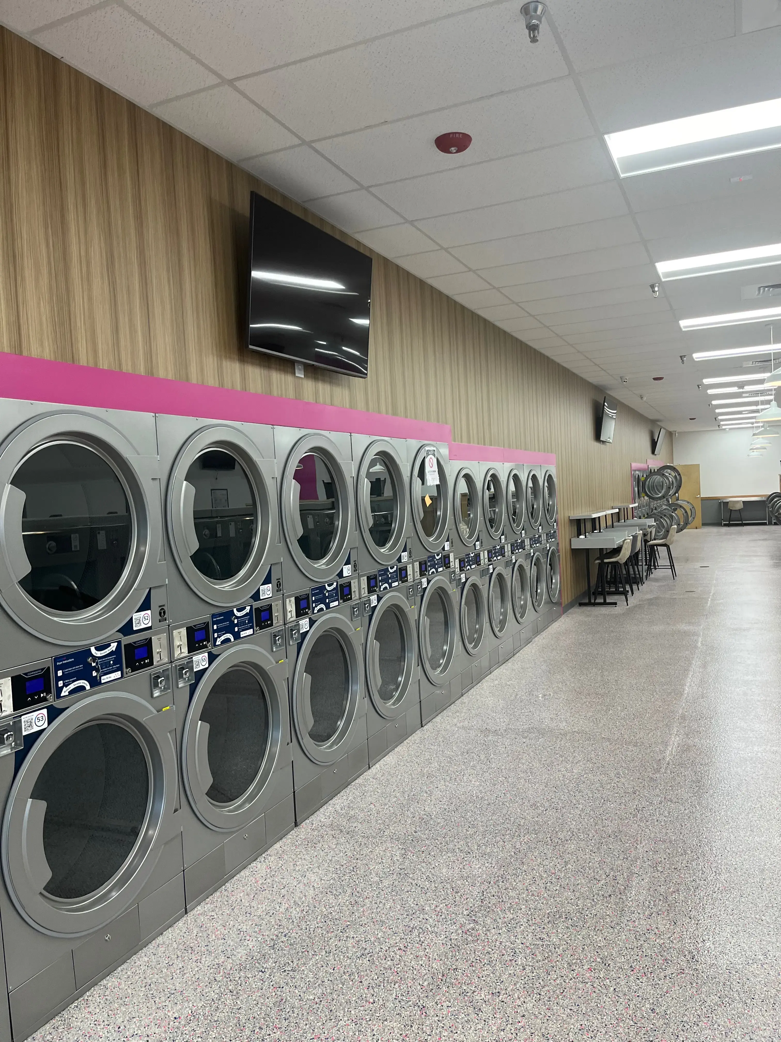 LaundroLab Laundromat - Image 15