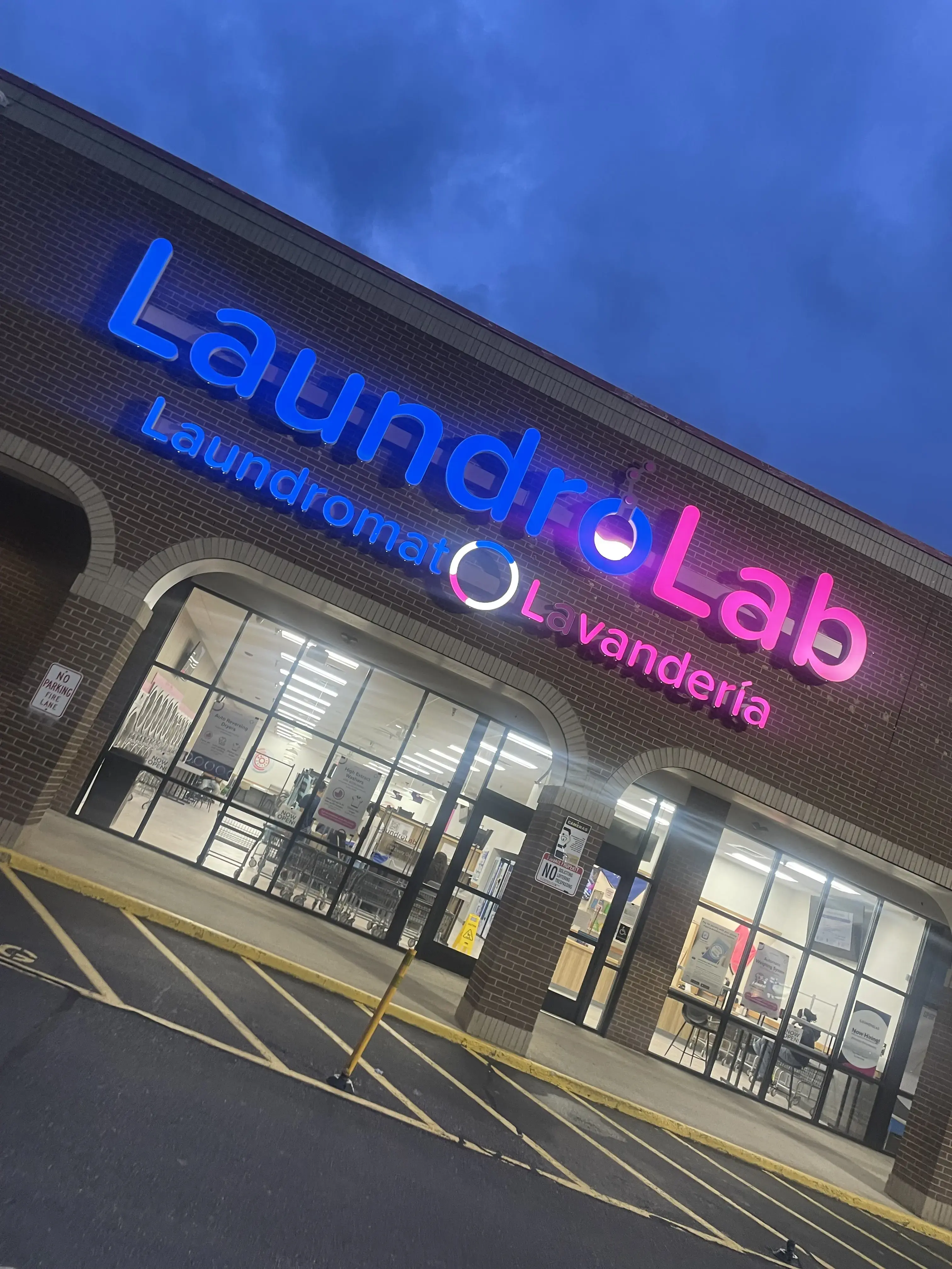 LaundroLab Laundromat thumbnail 2