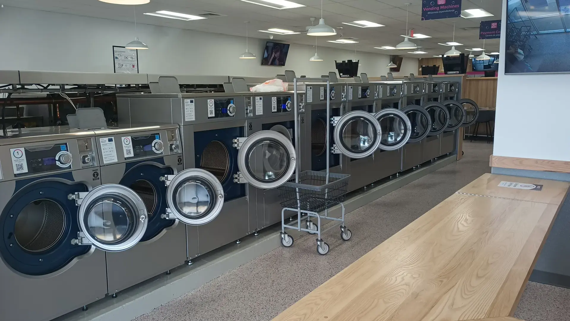 LaundroLab Laundromat - Image 9