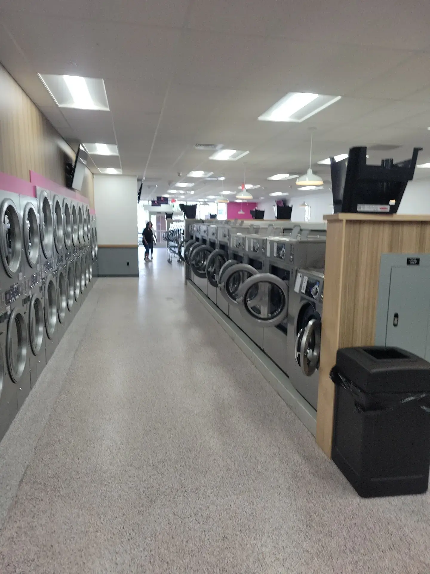 LaundroLab Laundromat - Image 15