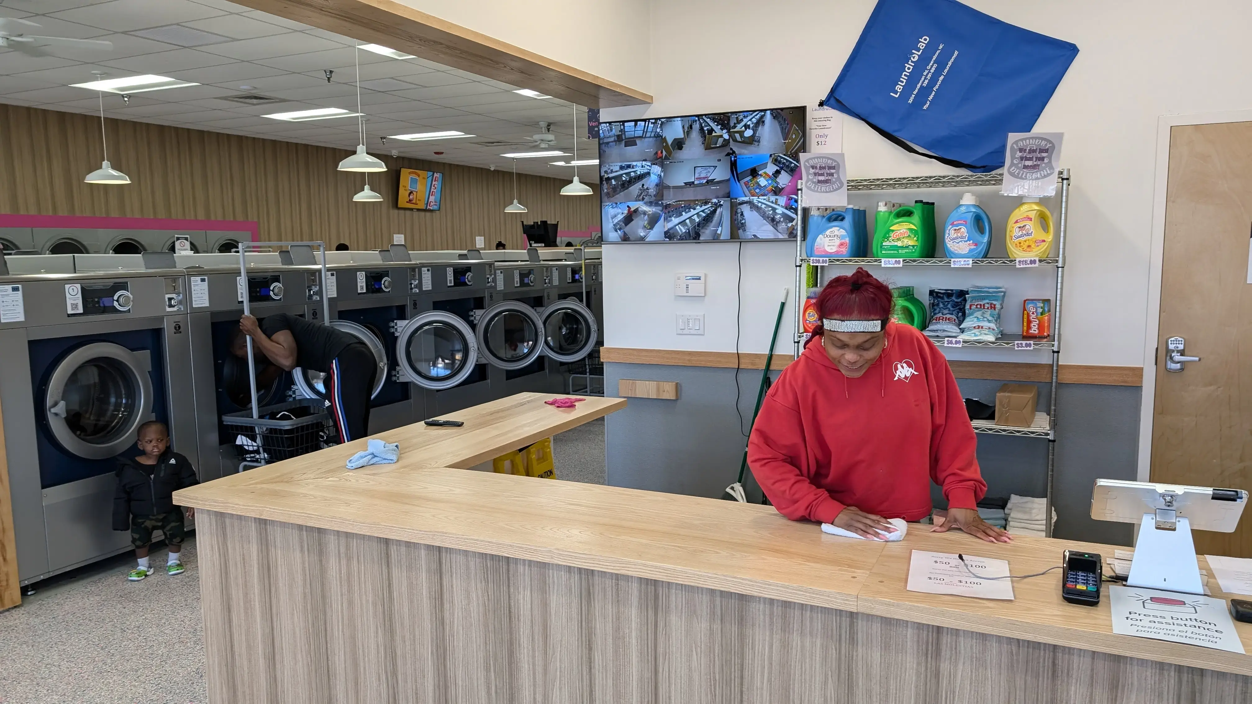 LaundroLab Laundromat thumbnail 17