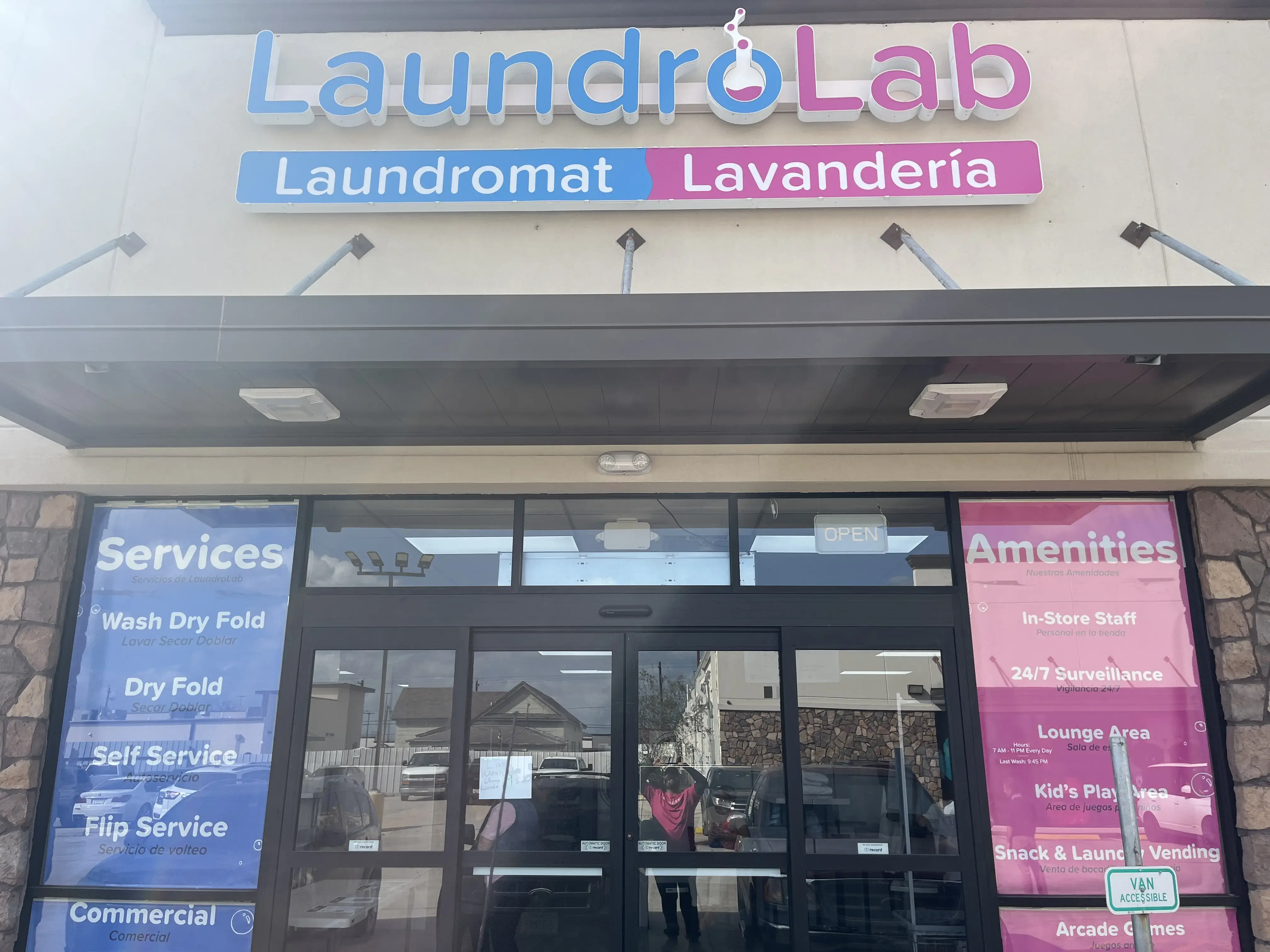 LaundroLab Laundromat - Image 17