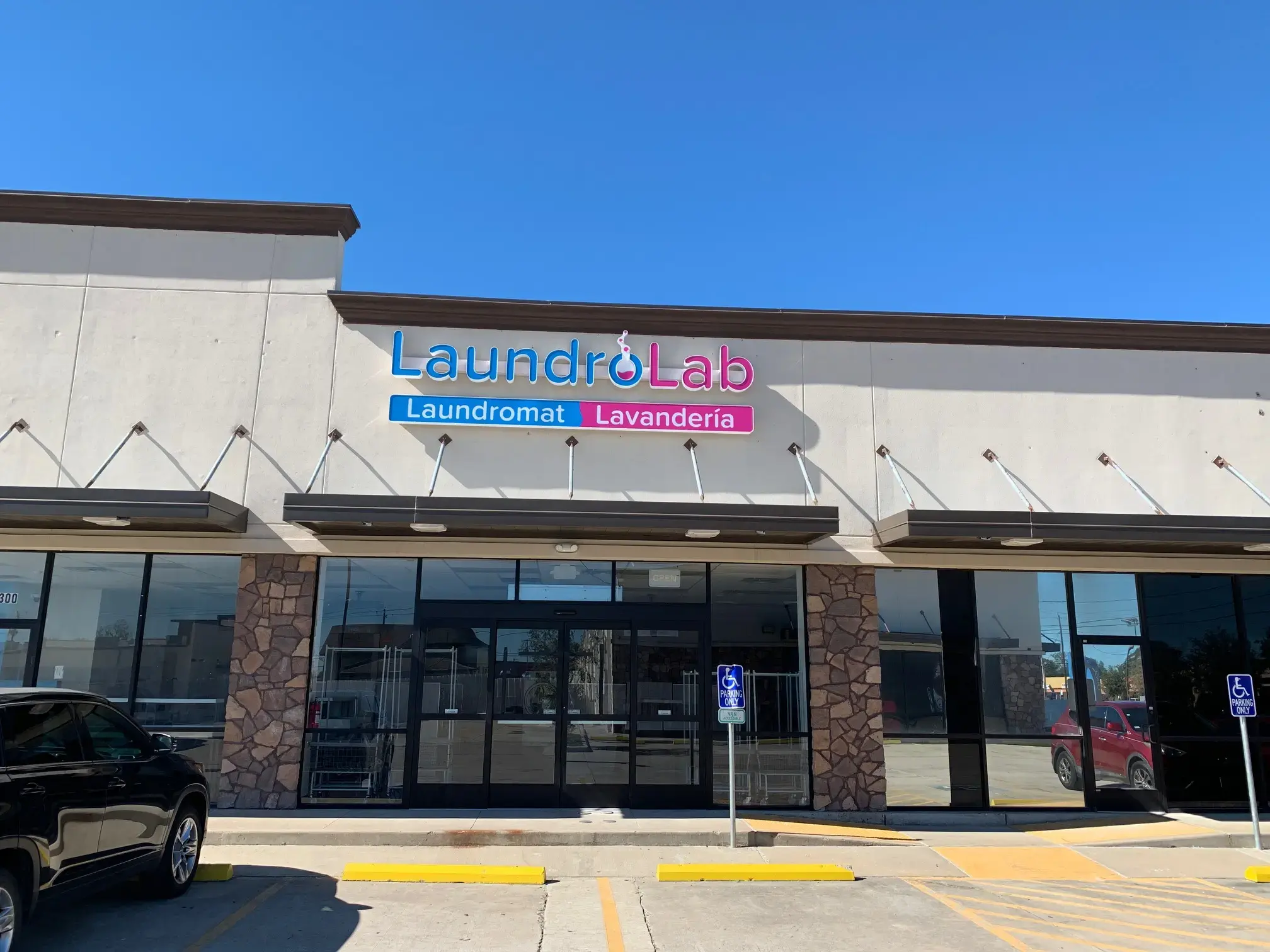 LaundroLab Laundromat - Image 1