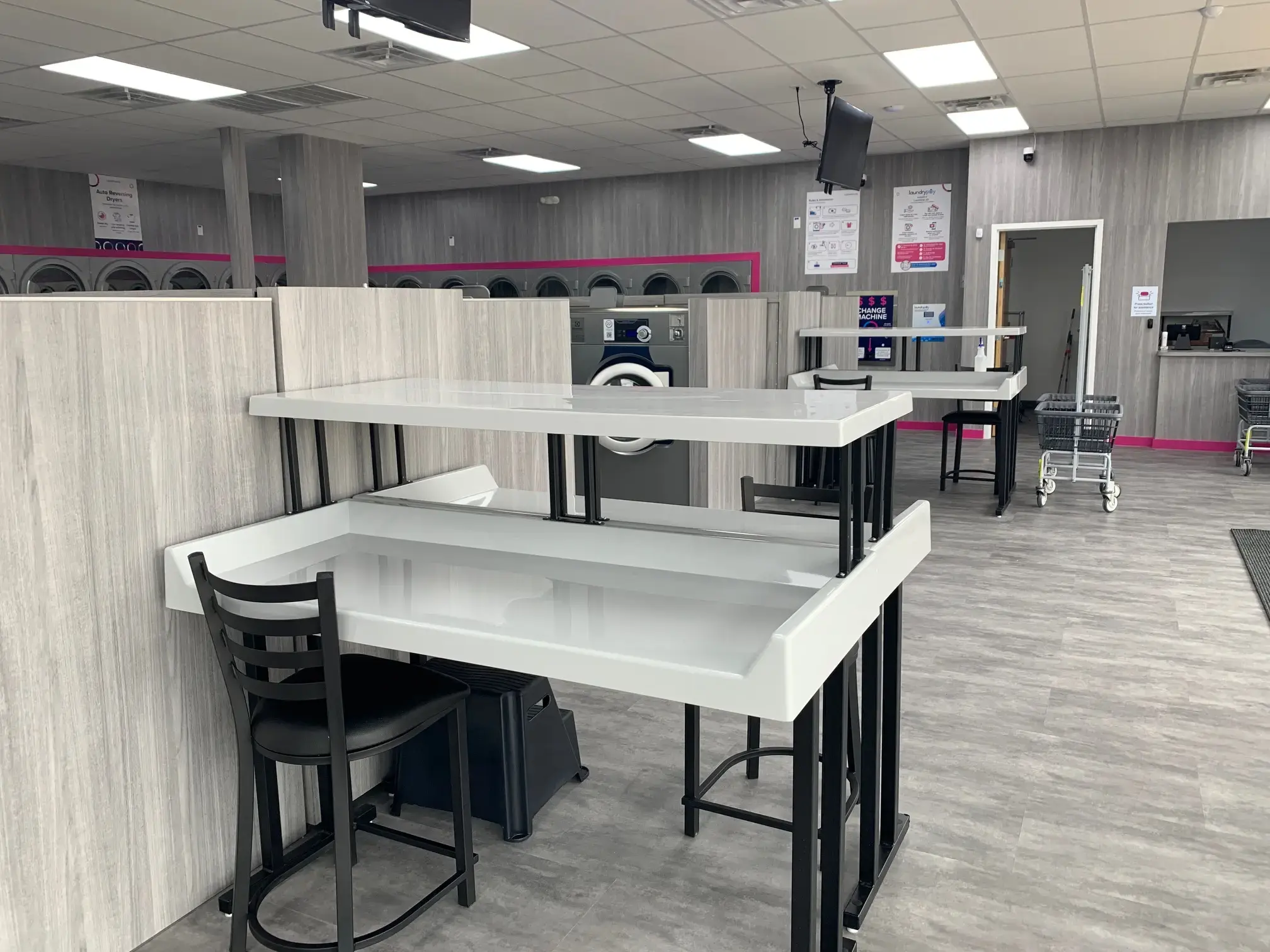 LaundroLab Laundromat thumbnail 4