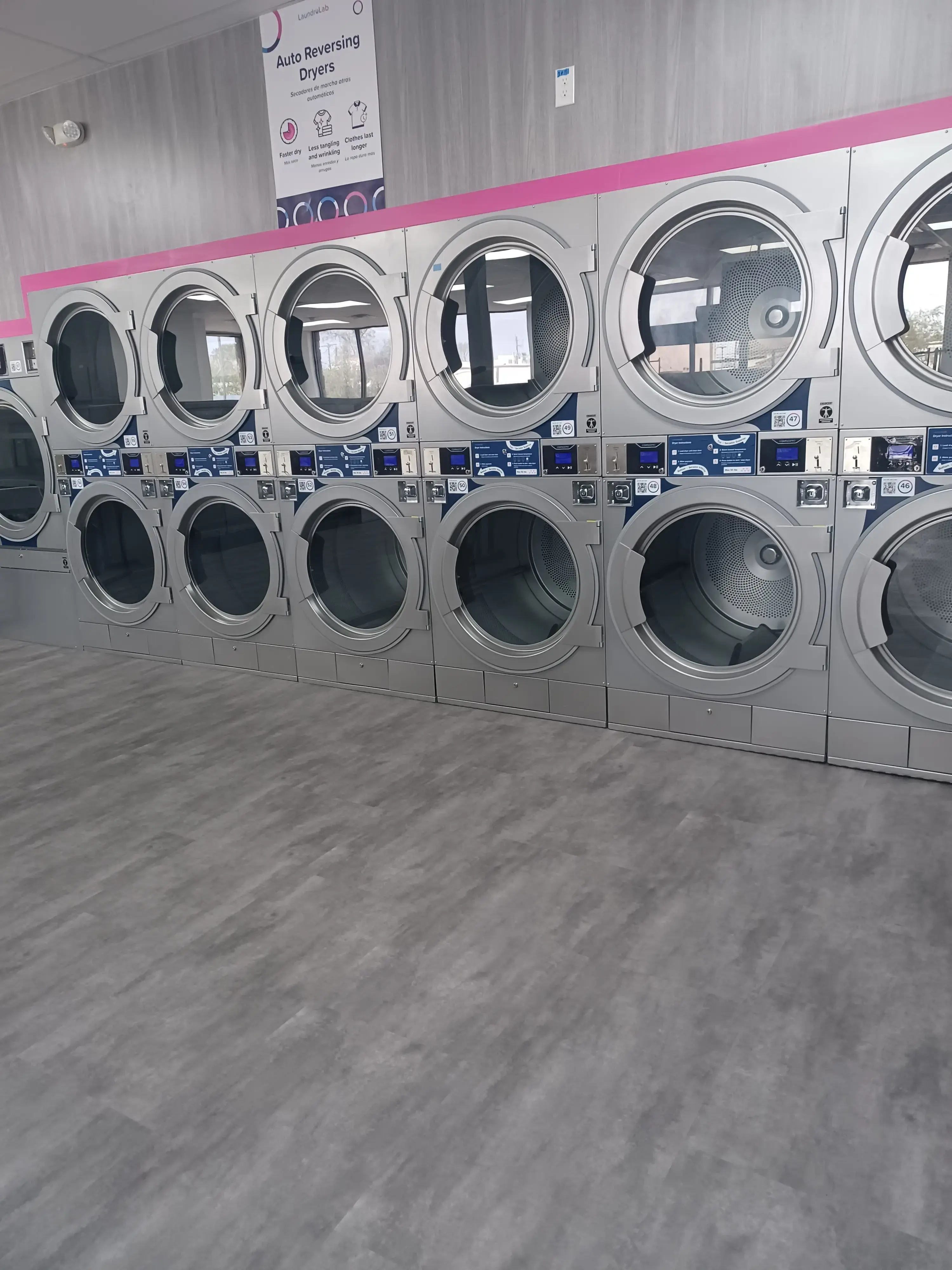 LaundroLab Laundromat thumbnail 20