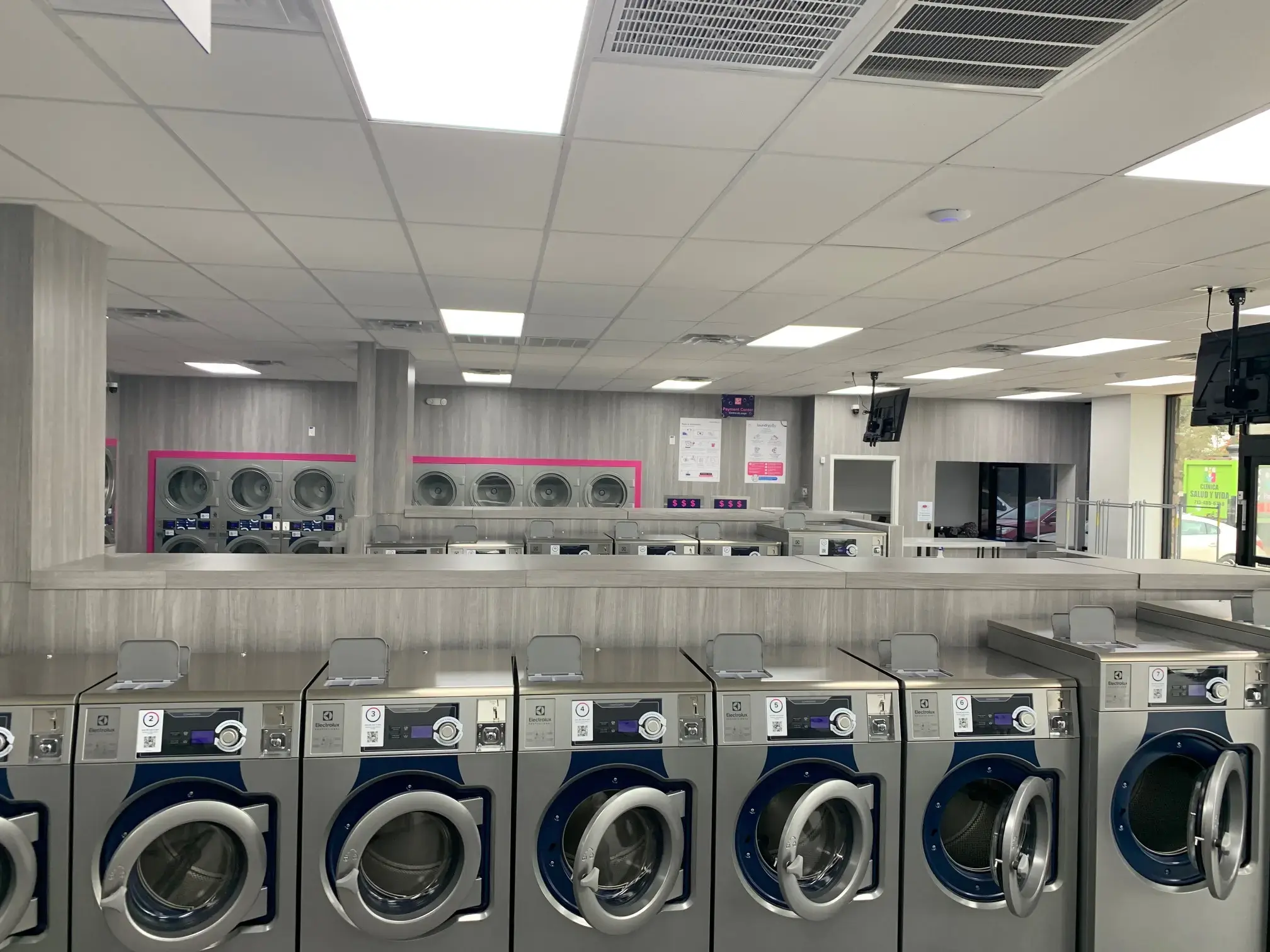 LaundroLab Laundromat - Image 2