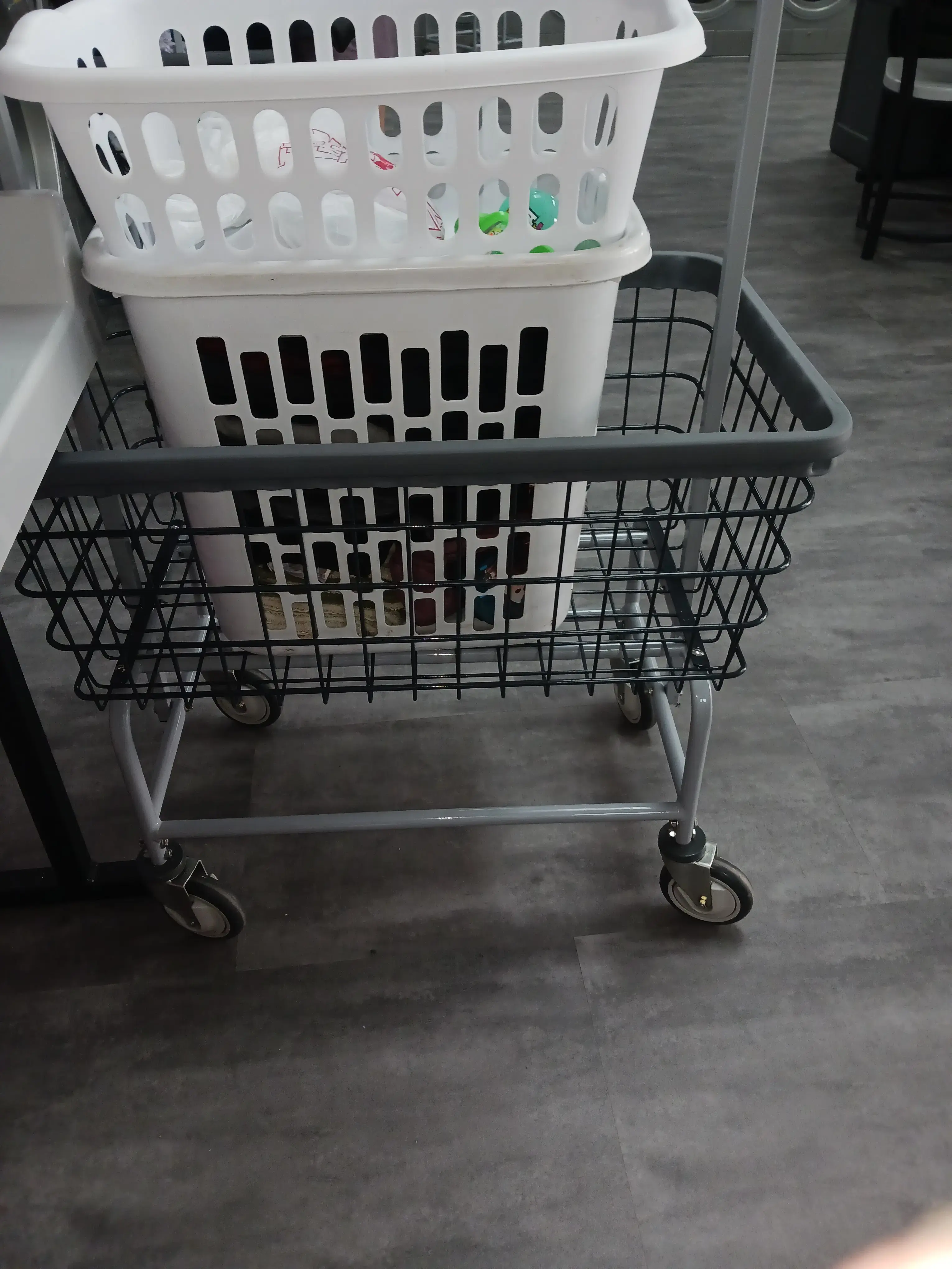 LaundroLab Laundromat thumbnail 12