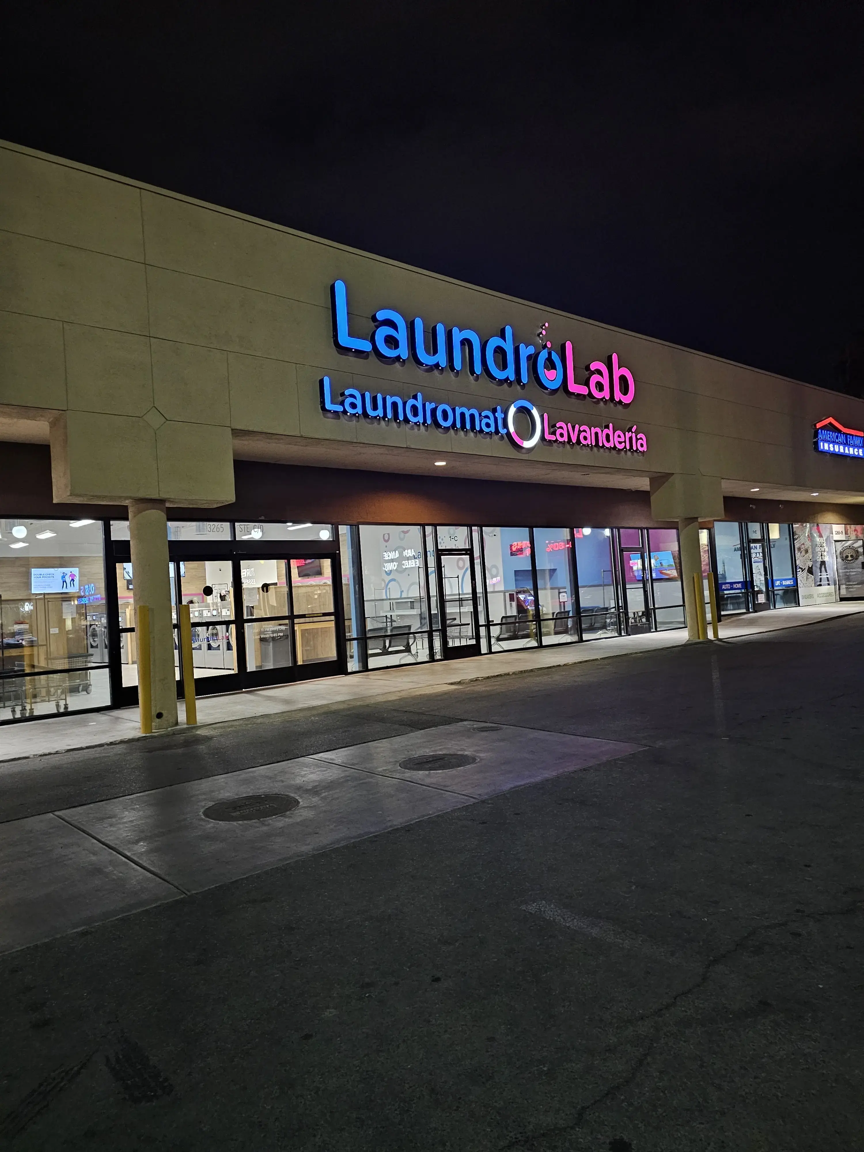 LaundroLab Laundromat thumbnail 2