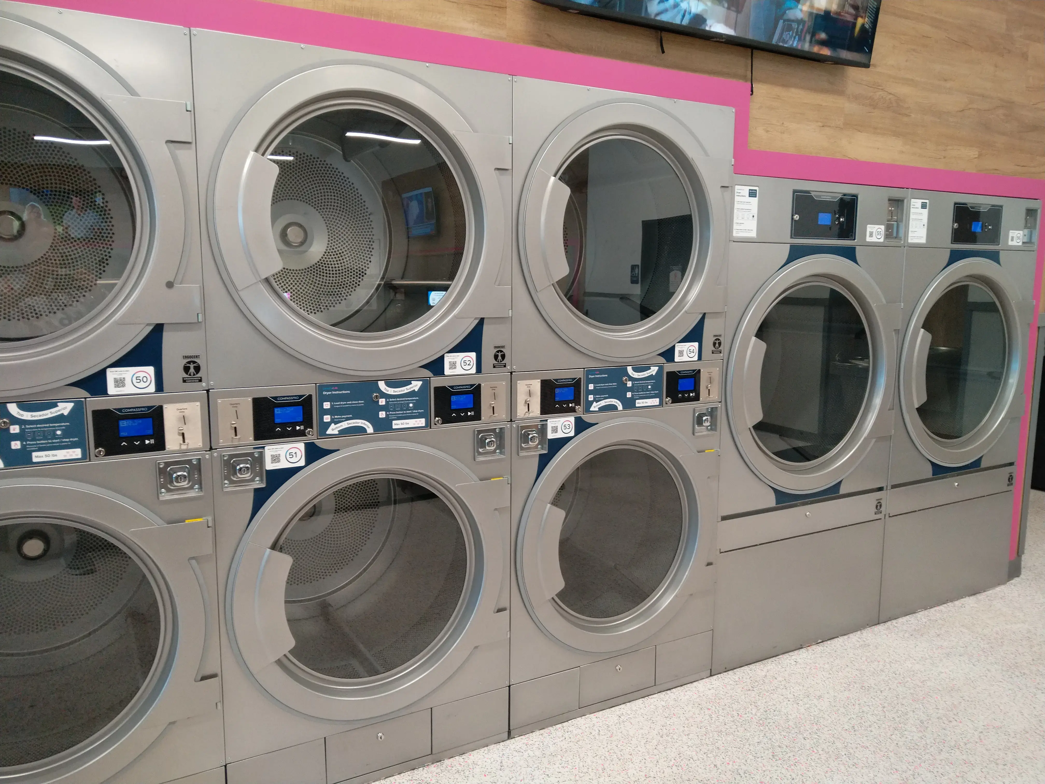 LaundroLab Laundromat thumbnail 11