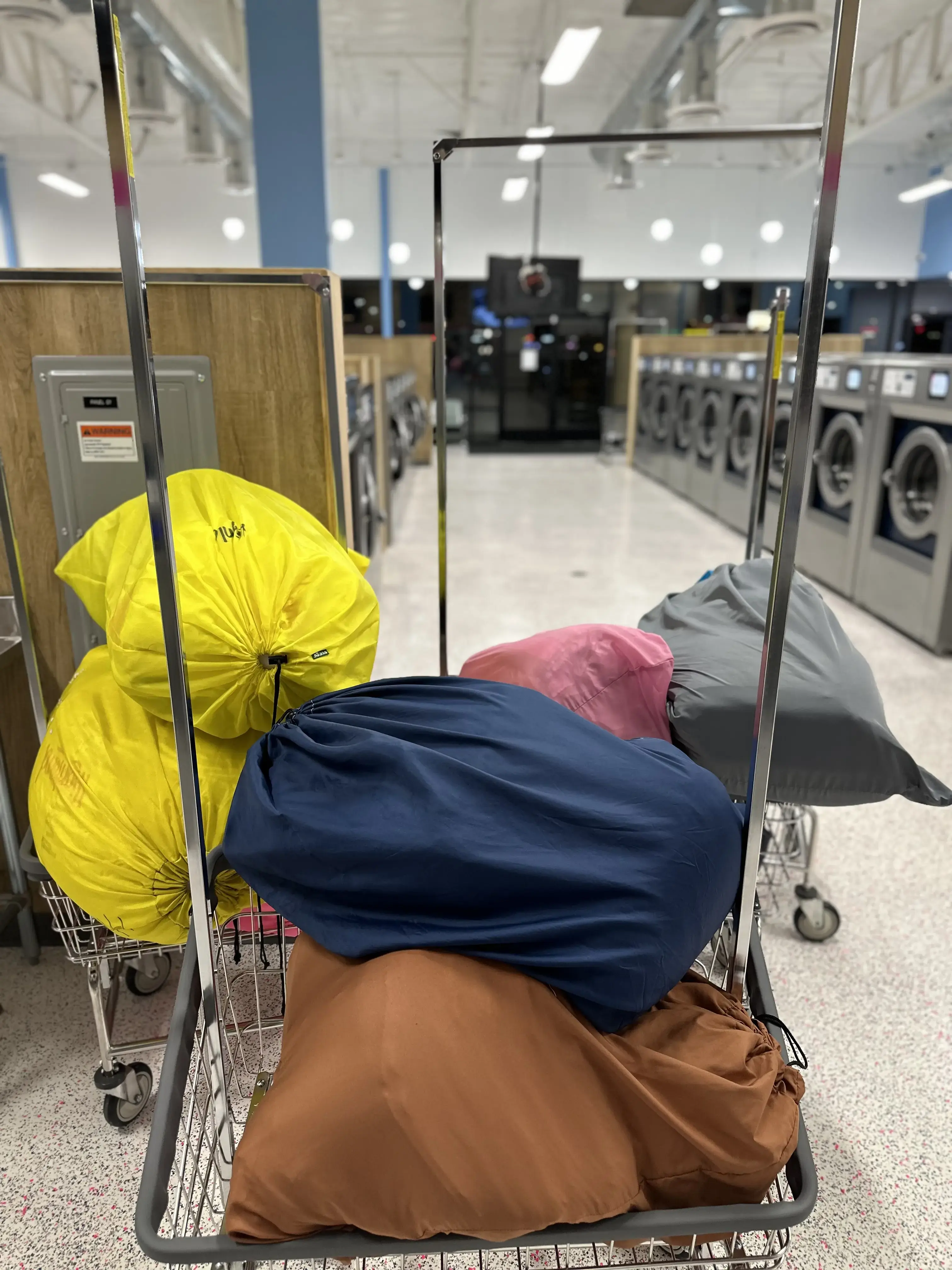 LaundroLab Laundromat thumbnail 13