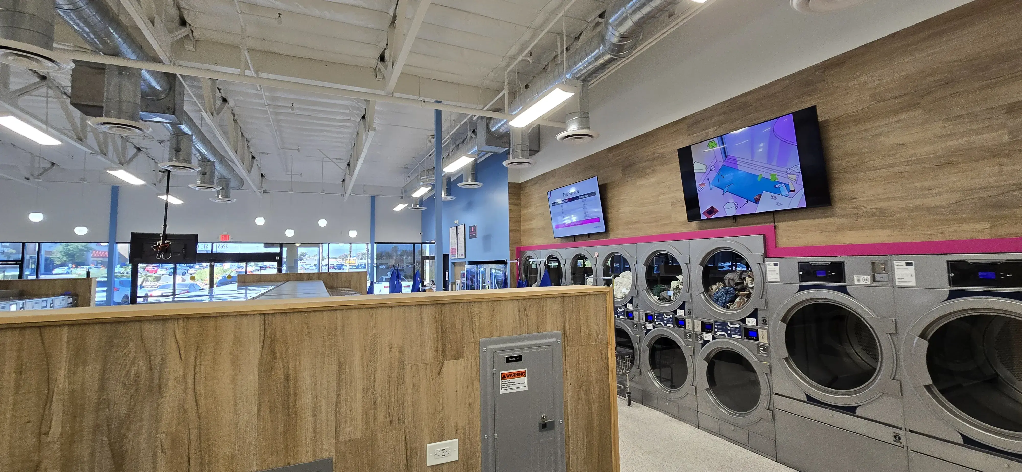 LaundroLab Laundromat thumbnail 1