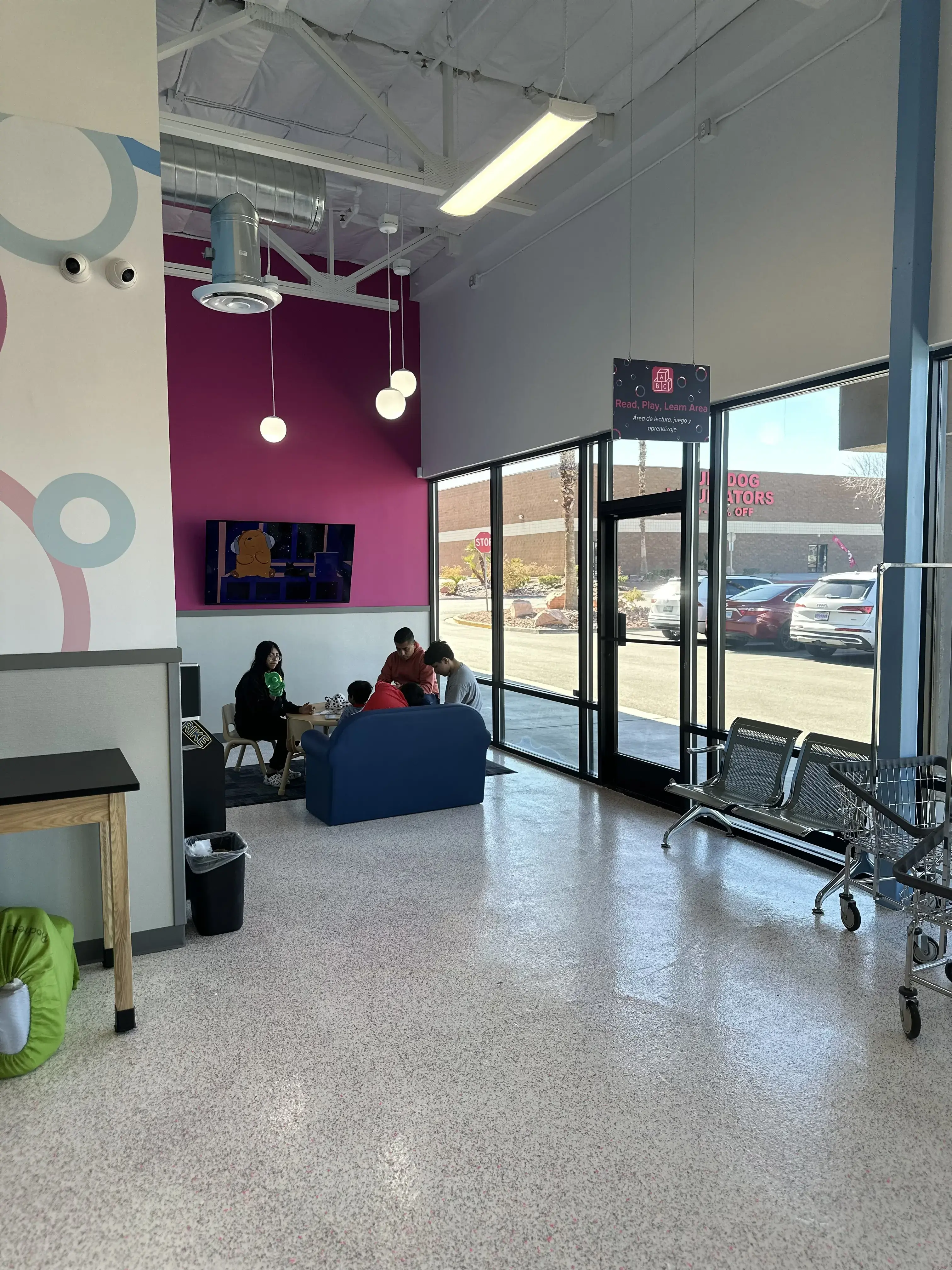 LaundroLab Laundromat - Image 15