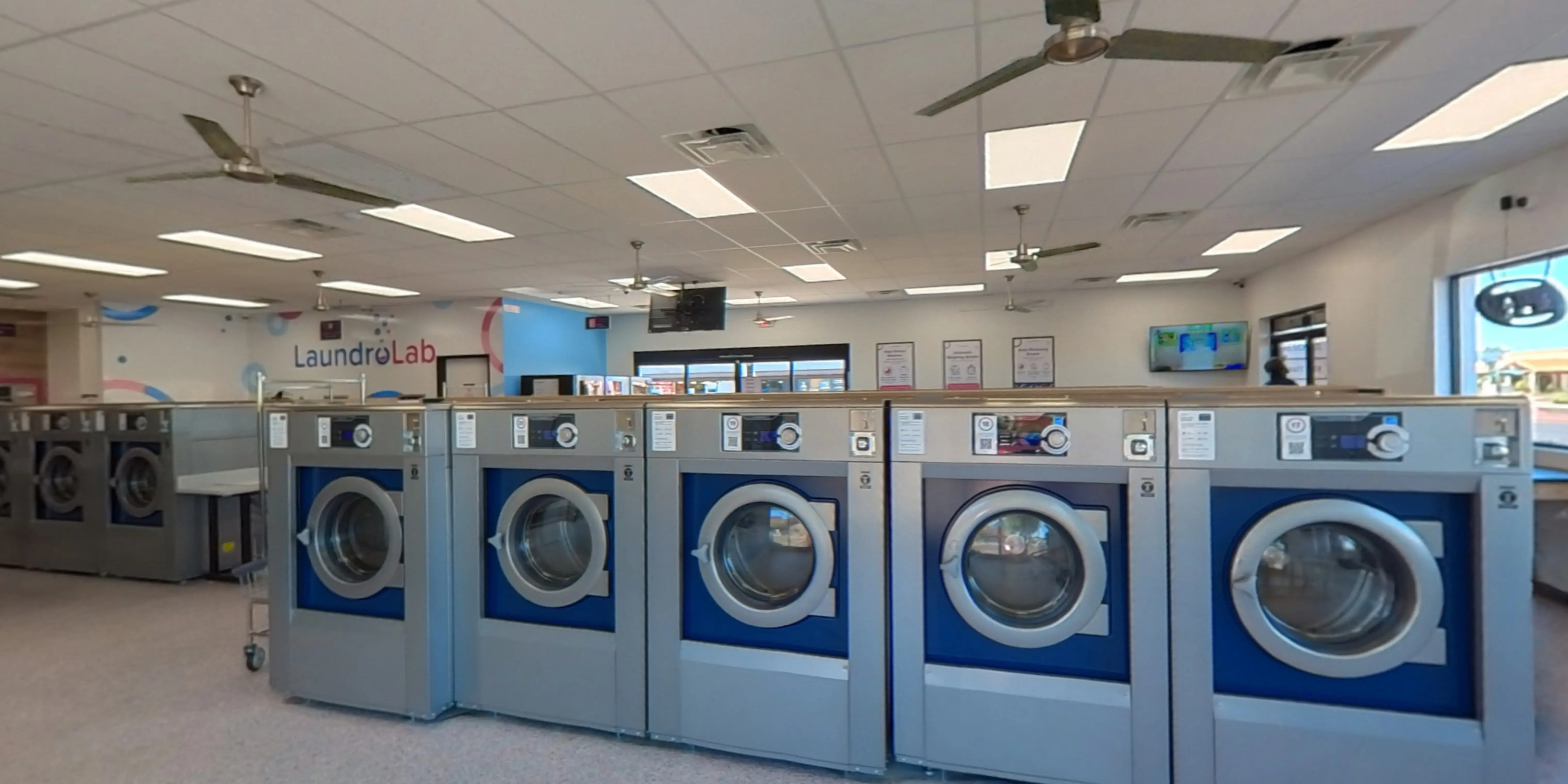 LaundroLab Laundromat thumbnail 11