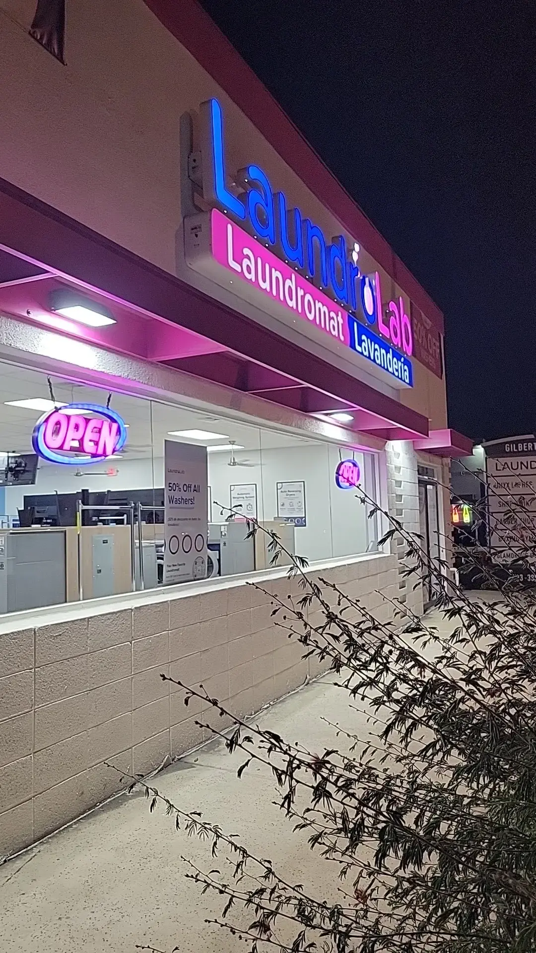 LaundroLab Laundromat thumbnail 17
