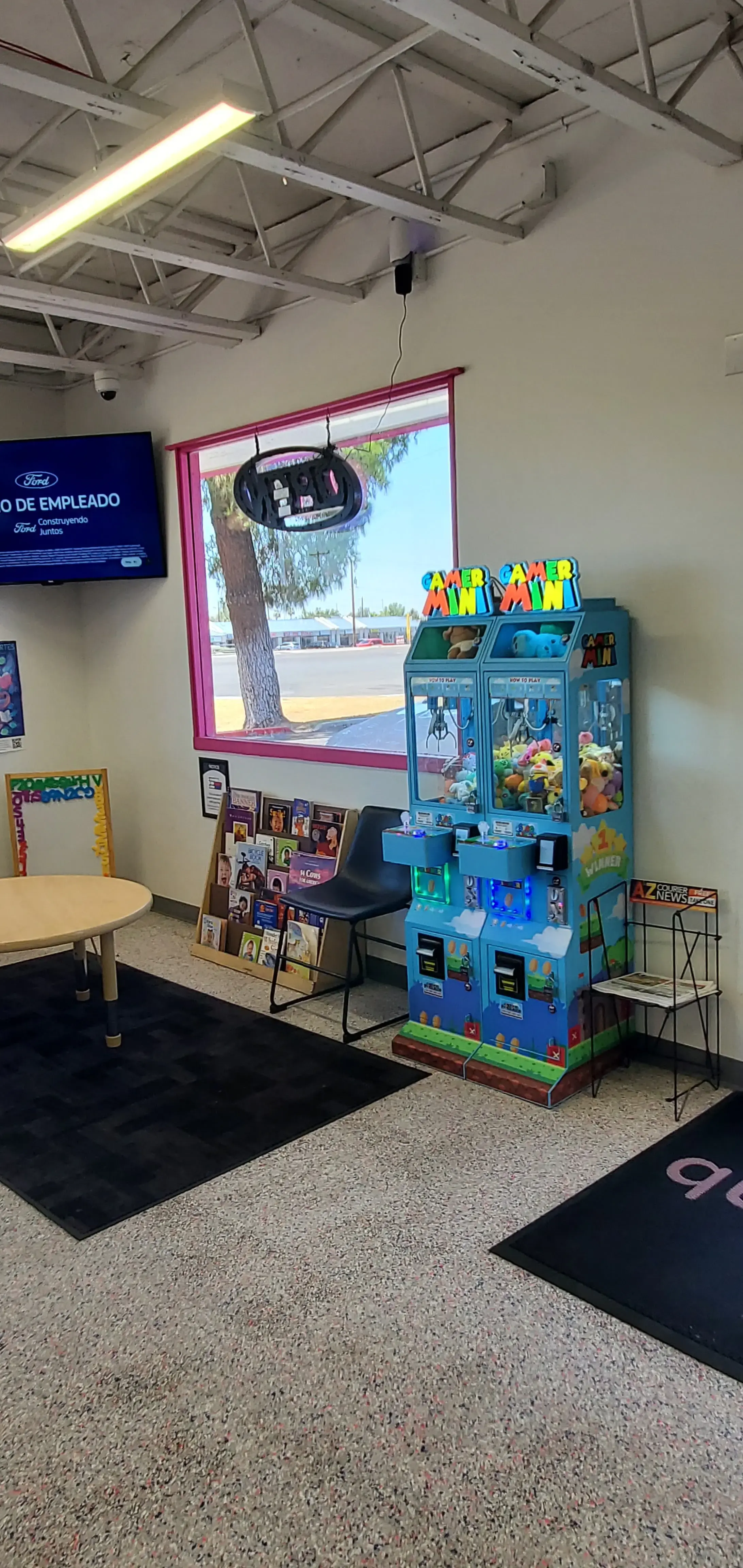 LaundroLab Laundromat - Image 17