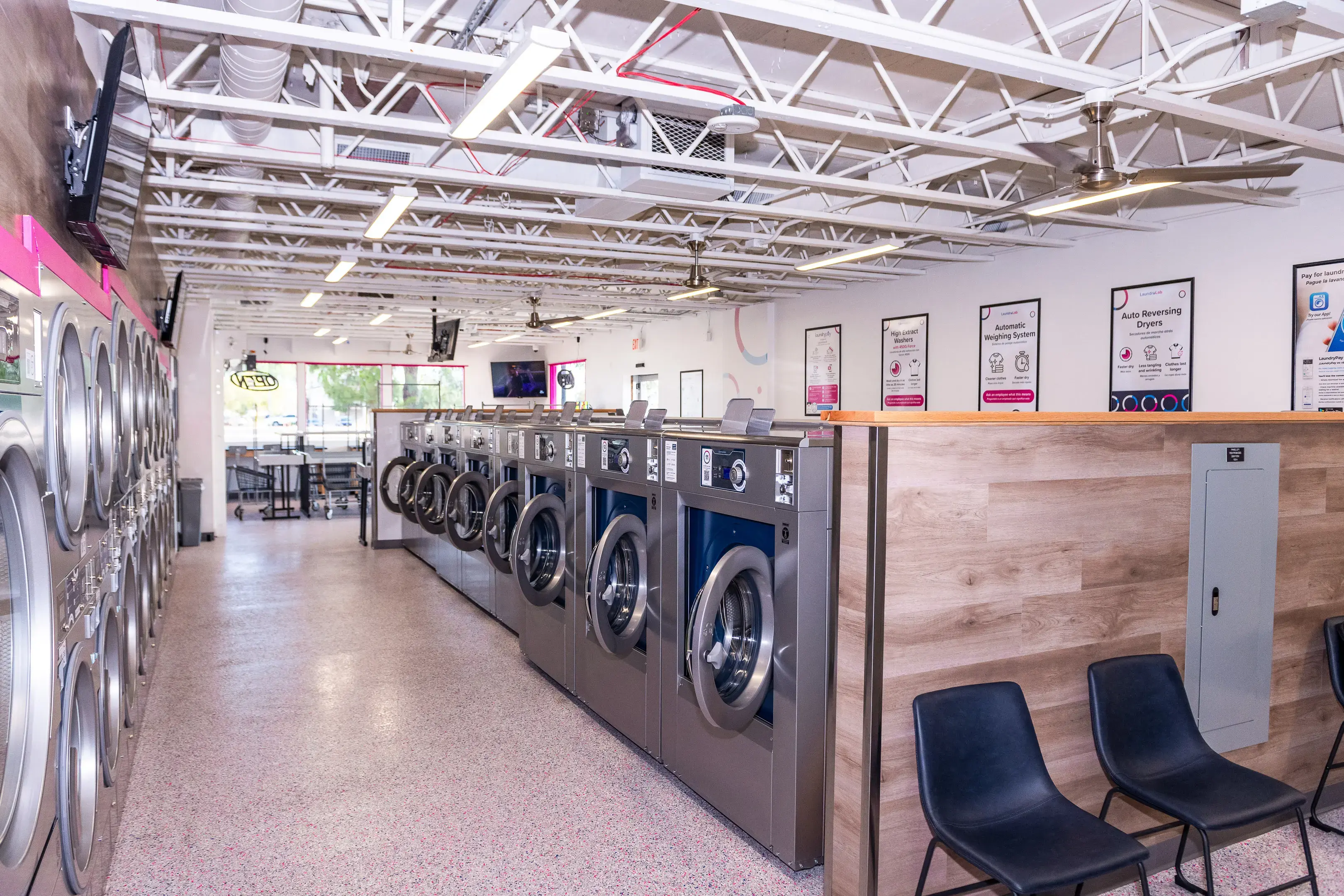 LaundroLab Laundromat thumbnail 5